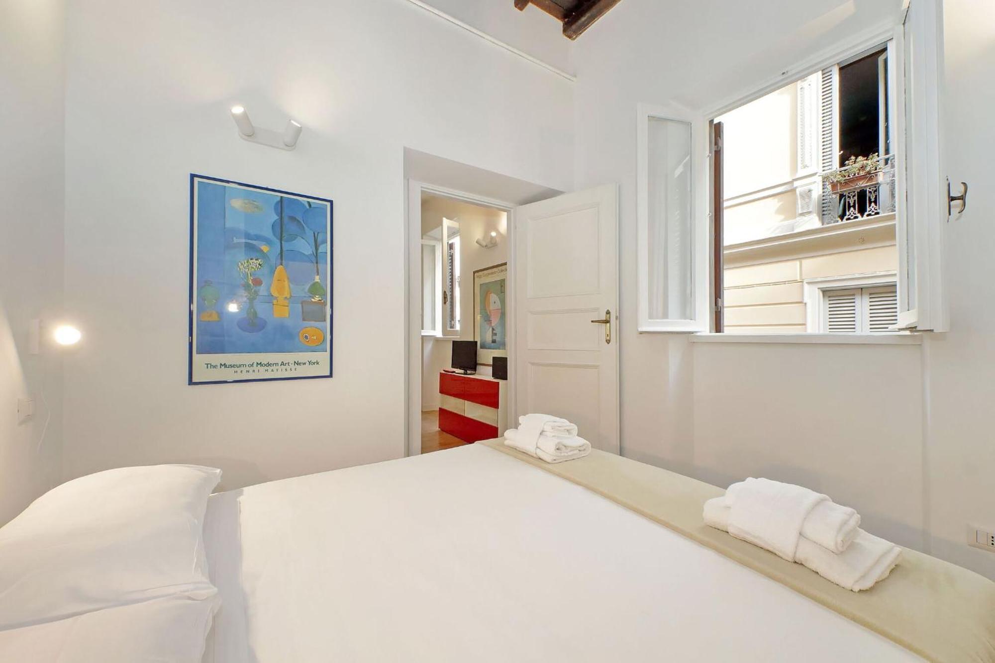 Apartment Caprareccia In Monti By Halldis *