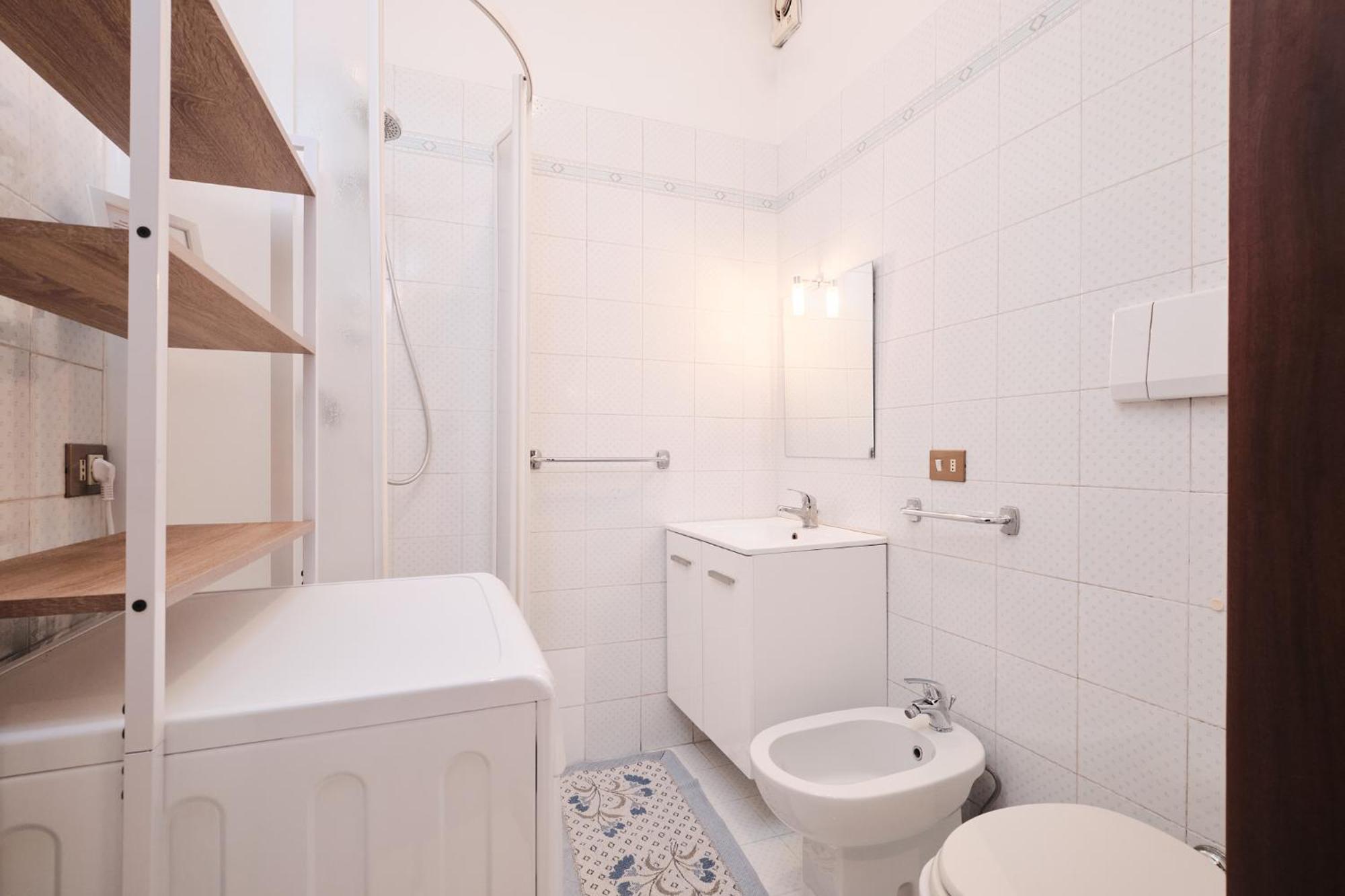 Parcheggio Gratuito, Wi-fi -netflix & Ac Apartment