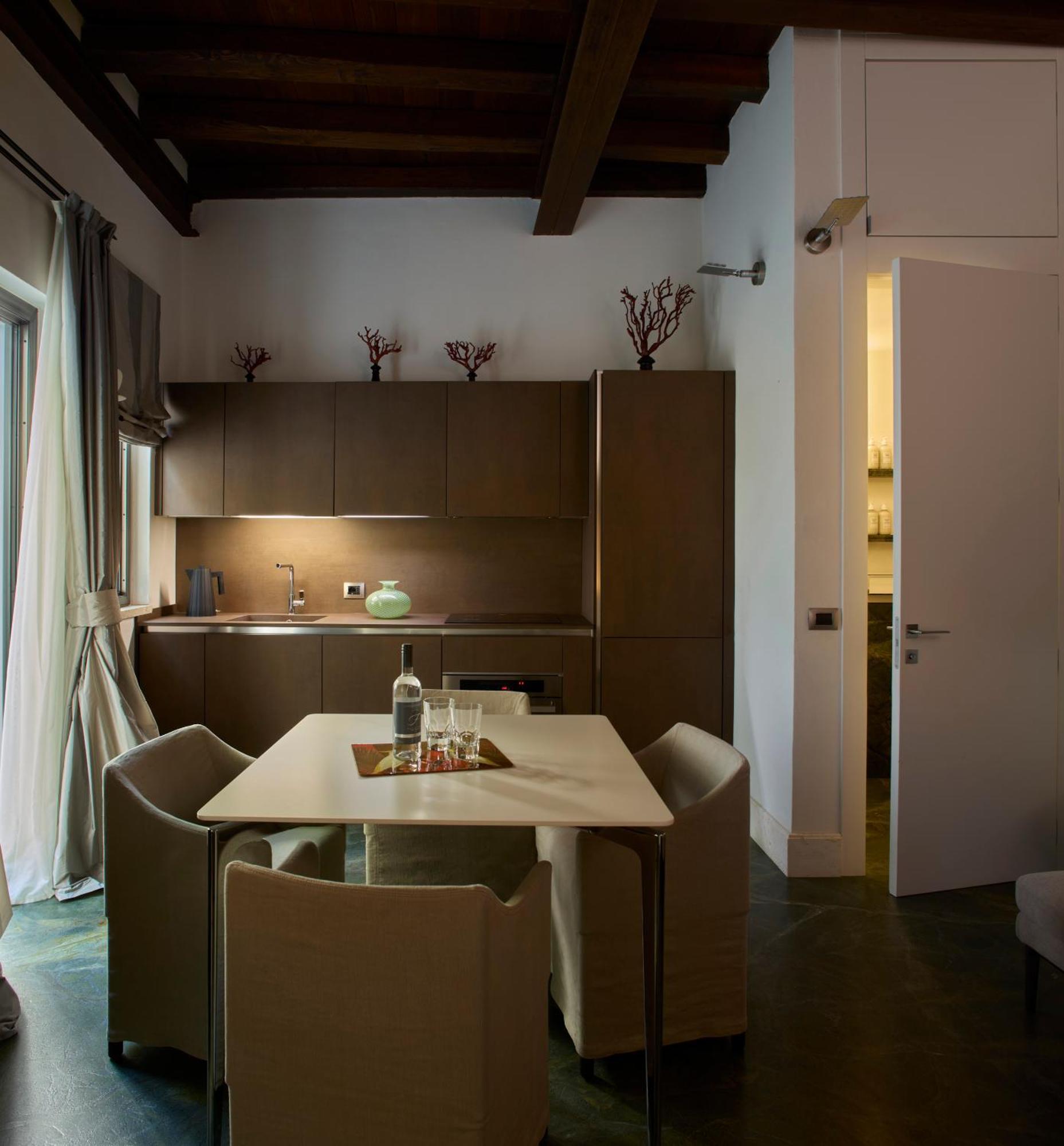 Aparthotel Palazzo Delle Pietre - Luxury Rome