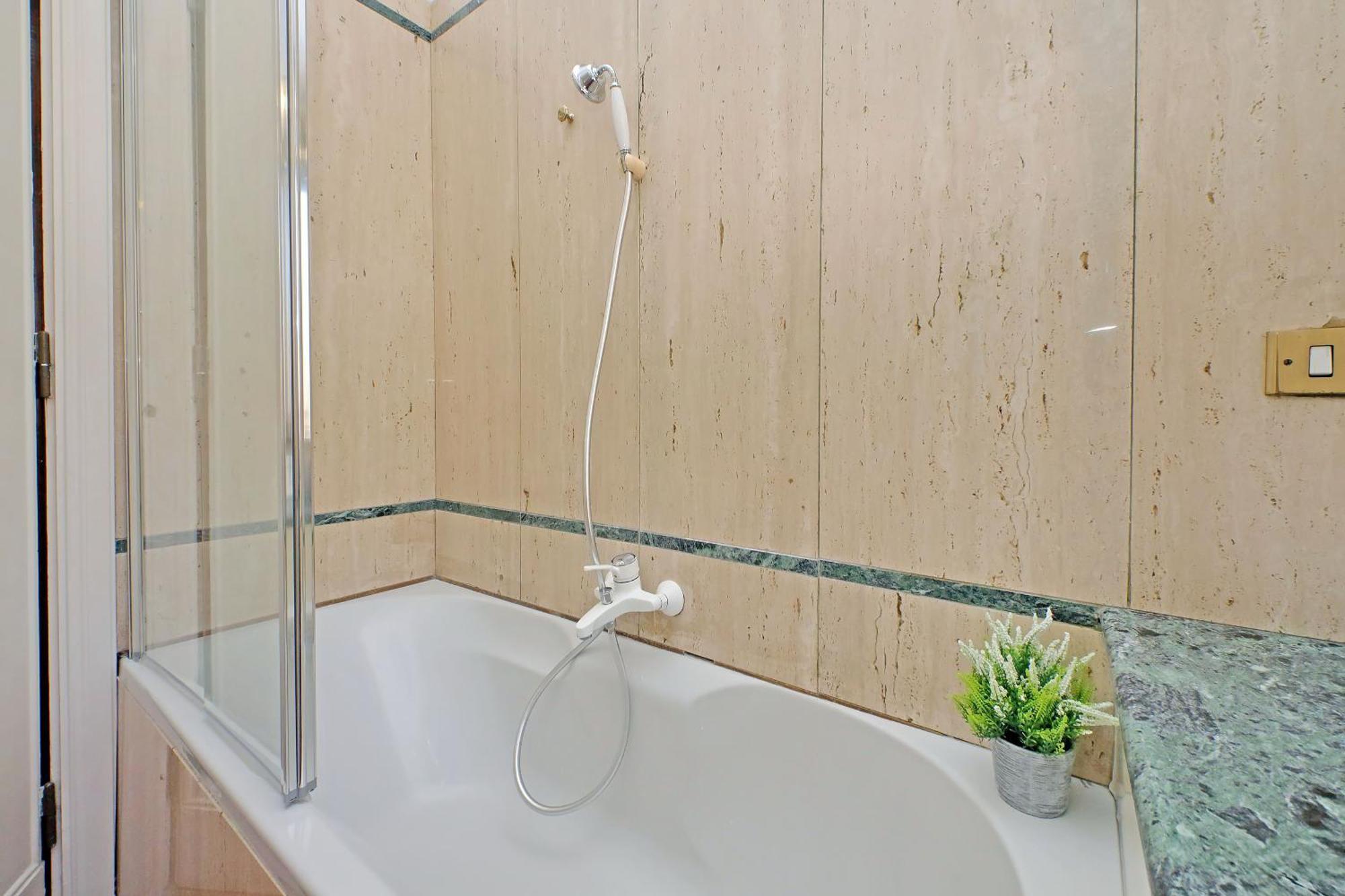 4bnb - Spacious Gracchi Apartment *