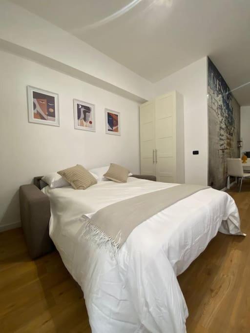 Liu Tiburtina In Apartment Rome