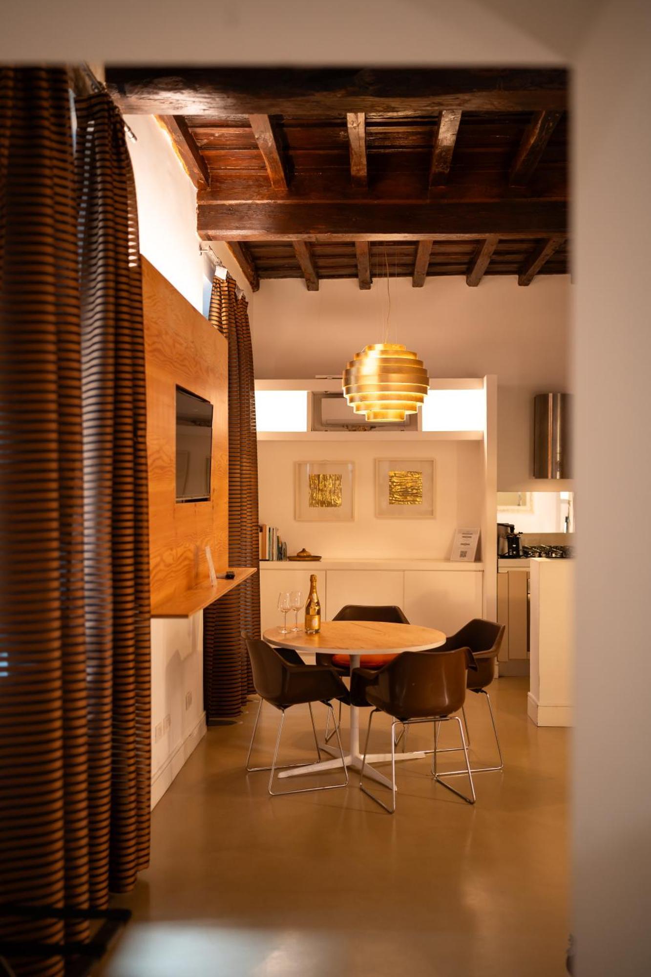 Gold Spanish's Steps Apartment