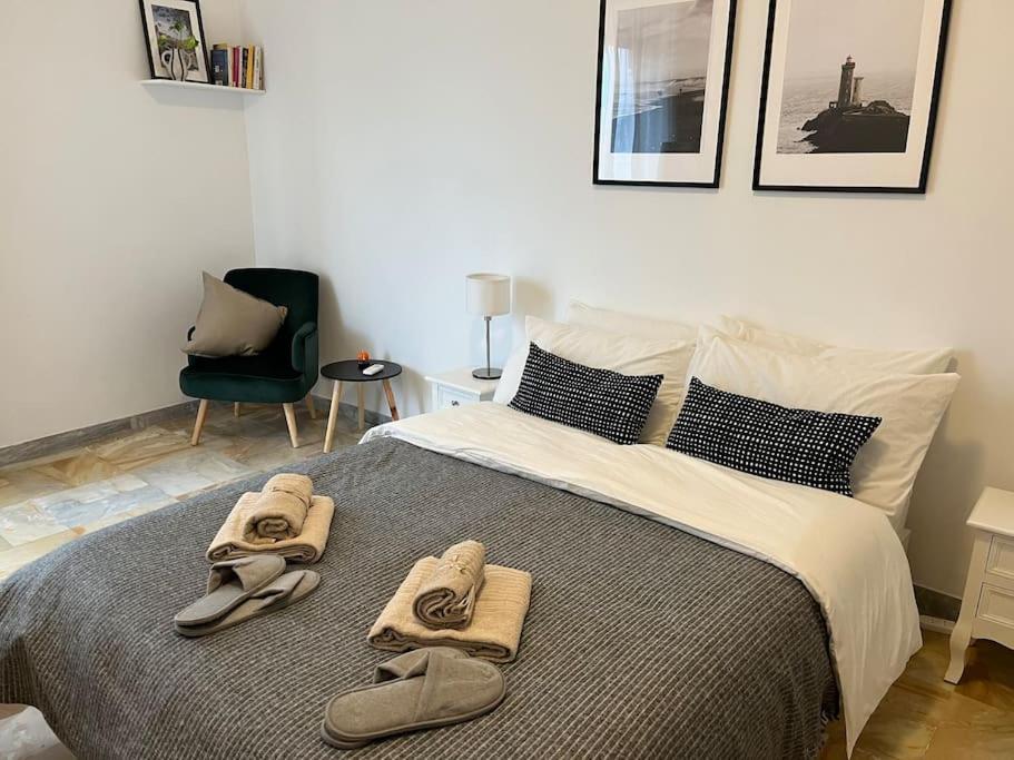 Sunny With Stunning San Pietro View Apartment