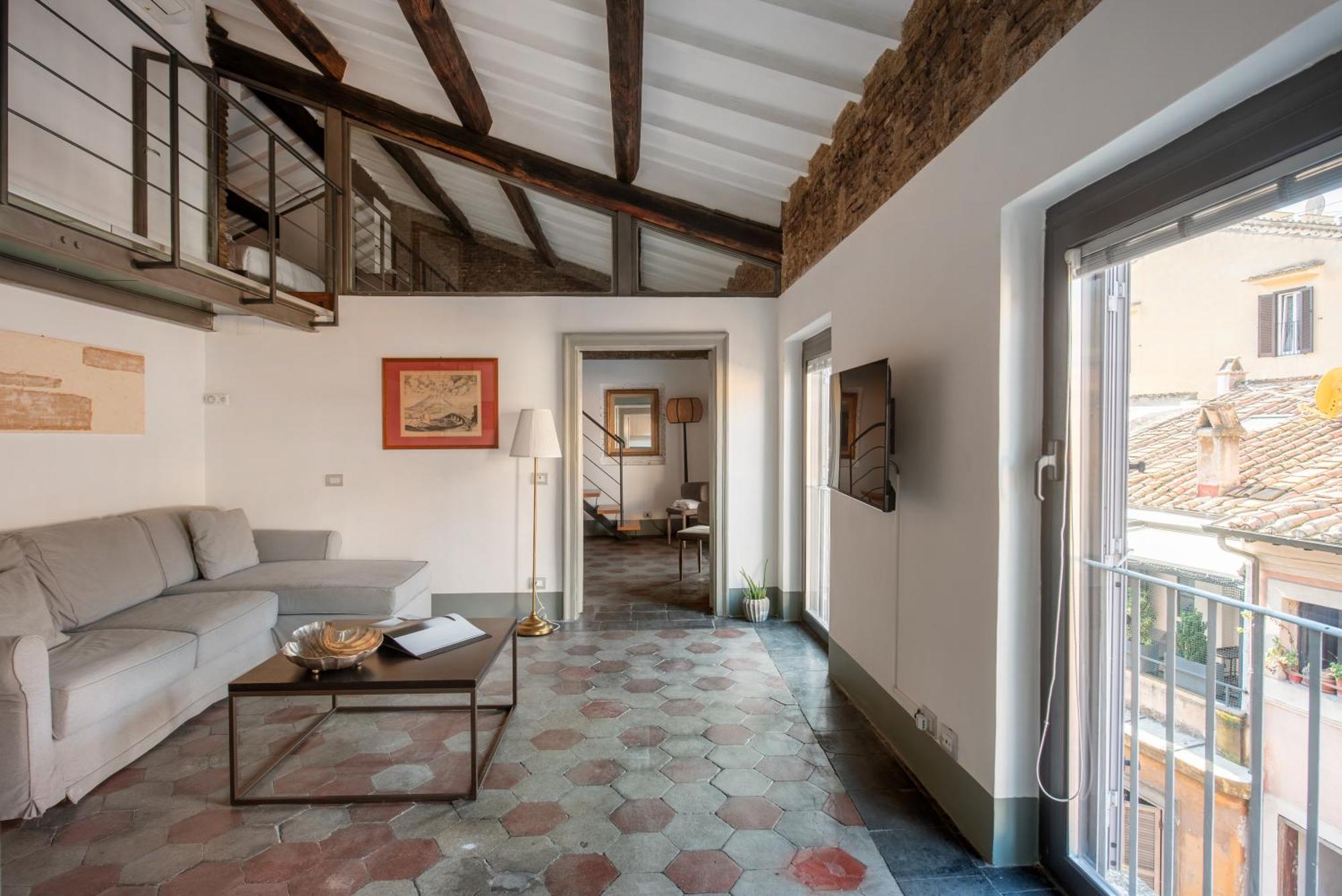 Appartamento The Charming Attic - Piazza Di Spagna Area *