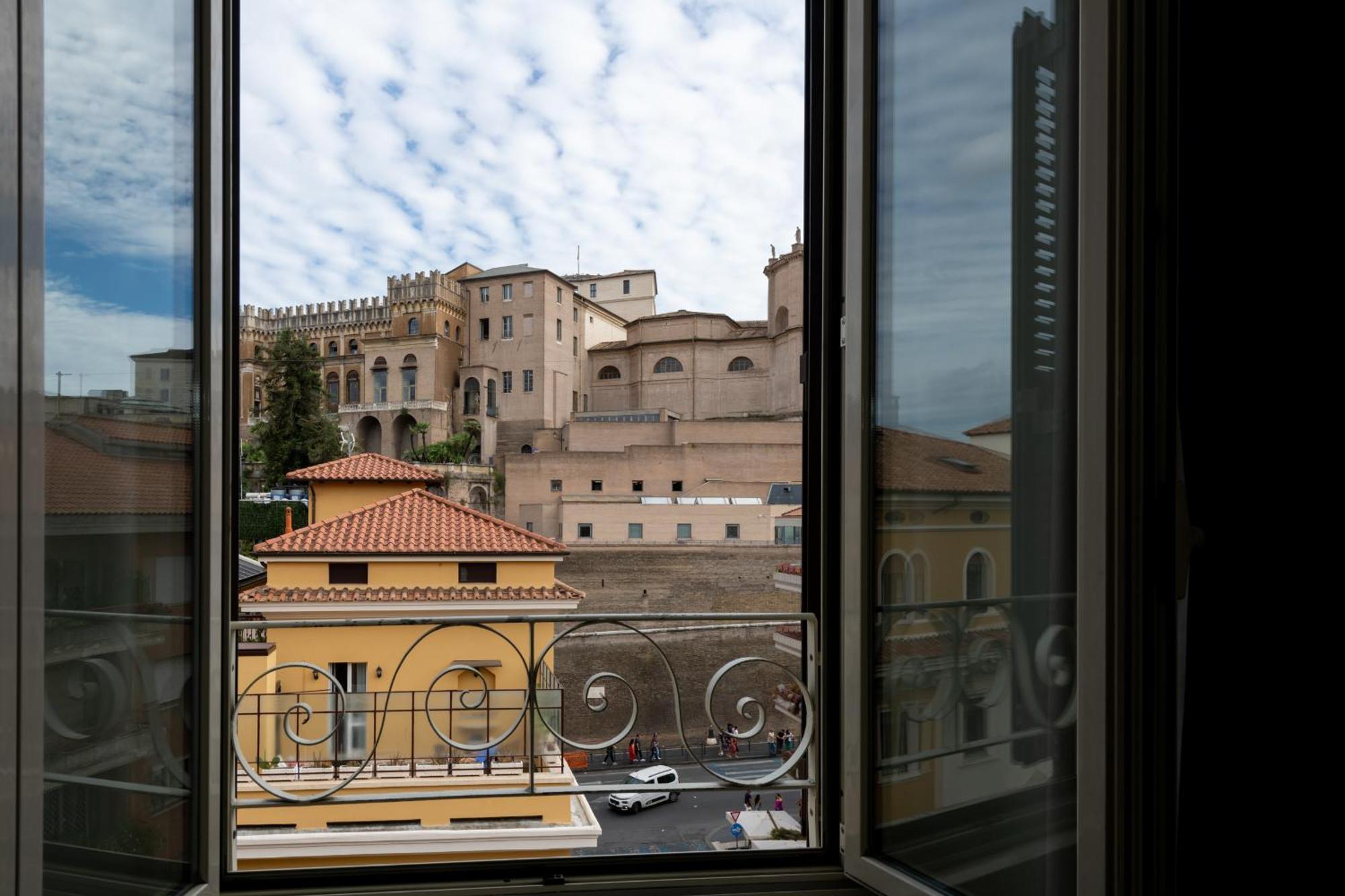 Bed & Breakfast Sistine Chapel View Check-in From 3 Pm To 10 Pm *