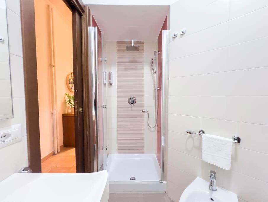 Elegant And Cozy Flat With Study - Trastevere Rome
