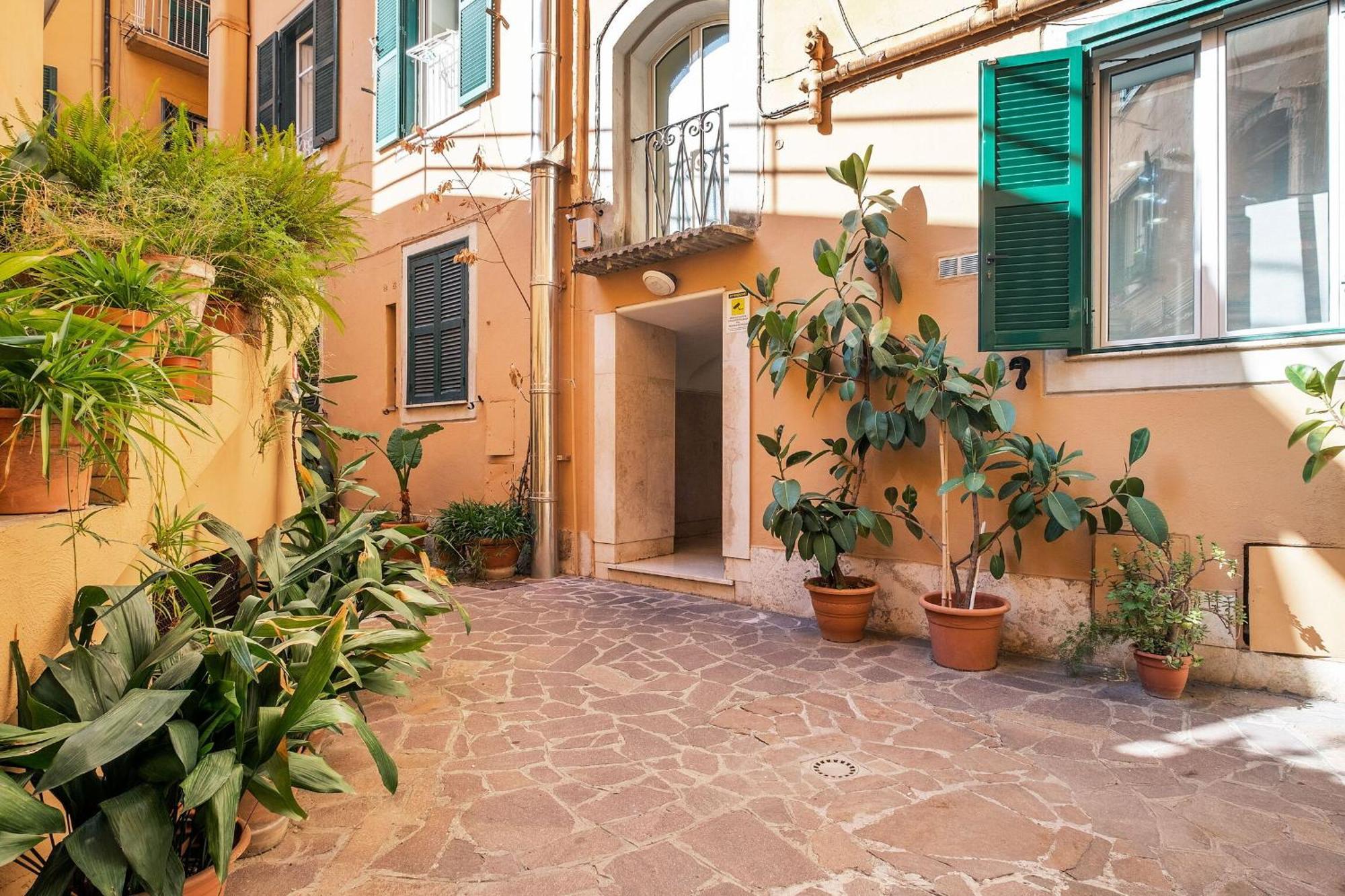 Apartment In Via Merulana By Halldis Rome