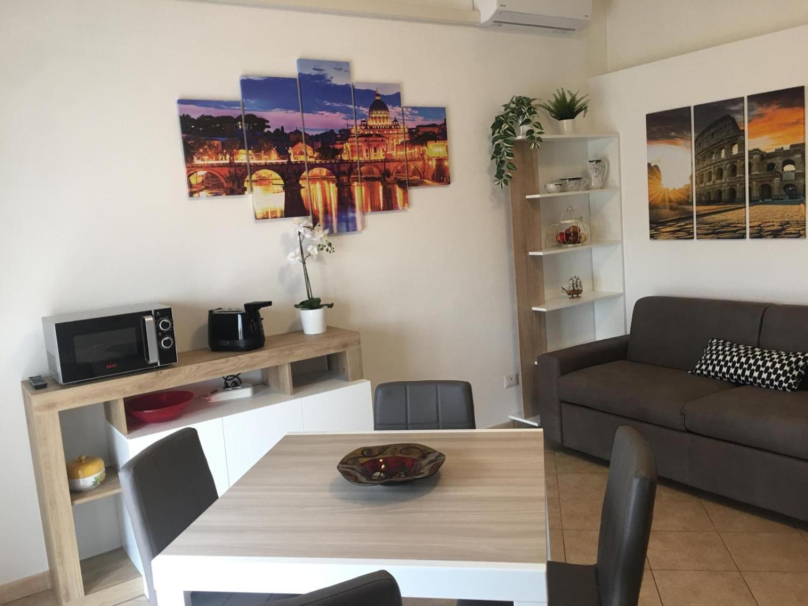 Bell House - Near Metro Apartment Rome