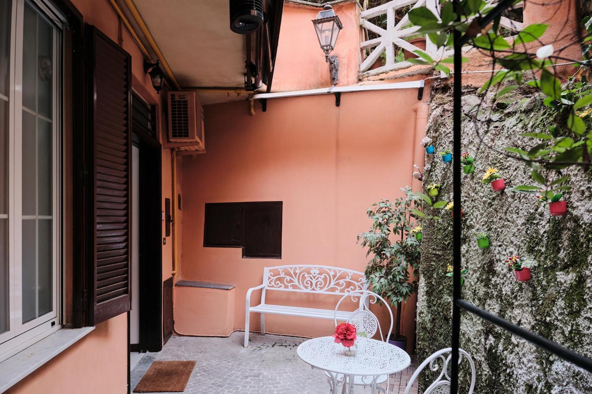 Apartment Trastevere- Flat Con Giardino, Ac, Wi-fi & Netflix Rome