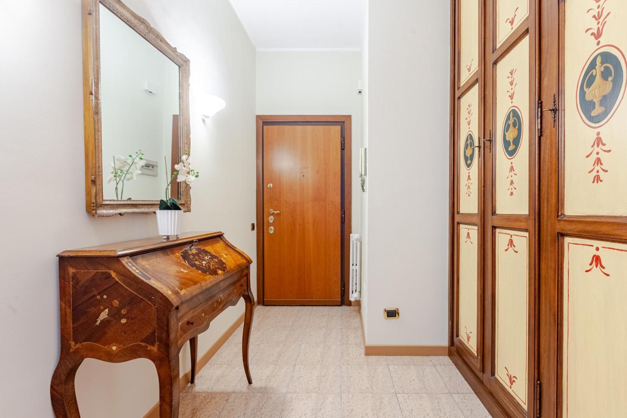 Two Dual Elegant Wi Fi Ac Guest house *