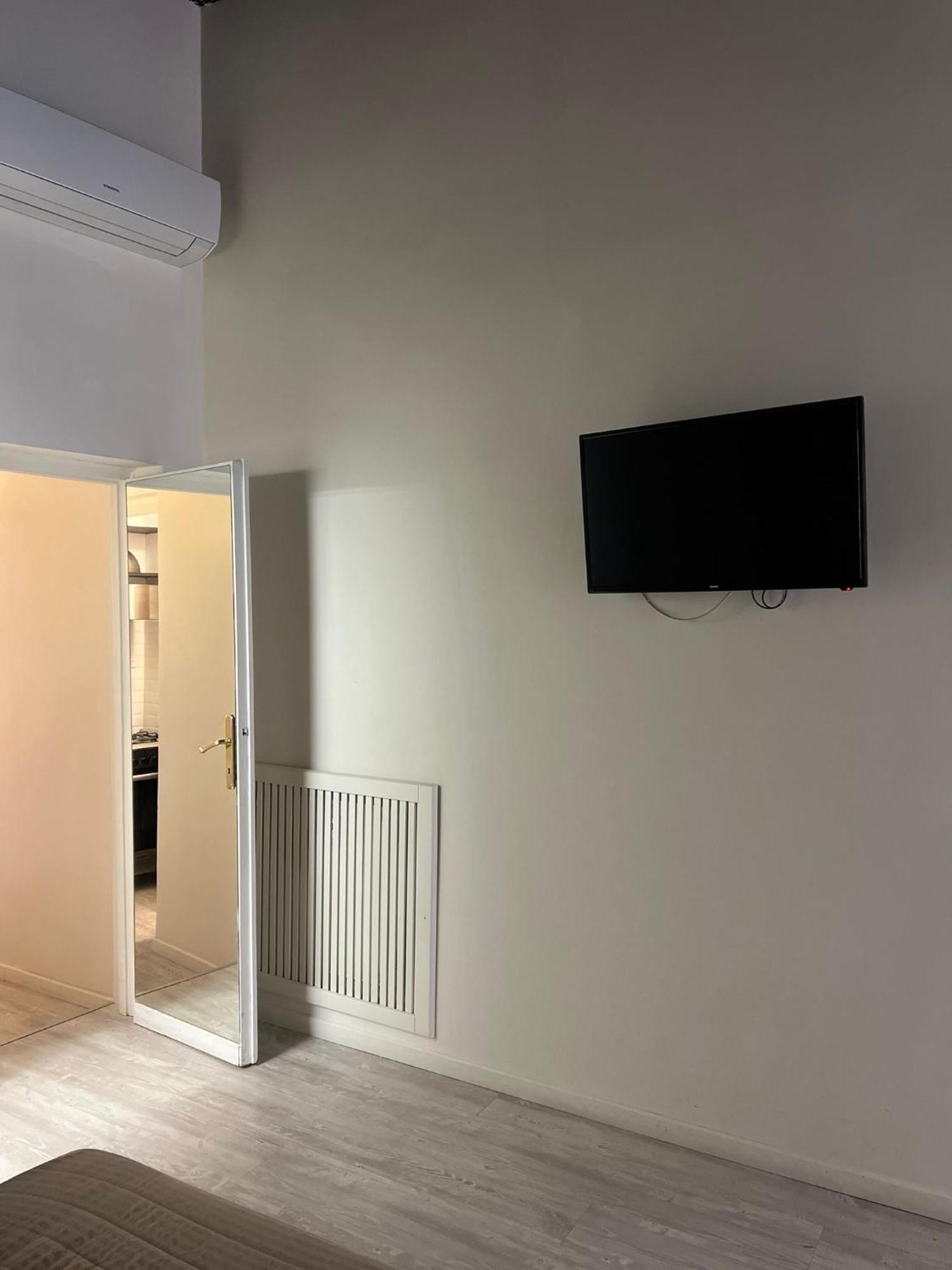 Cappuccini House Apartment Rome