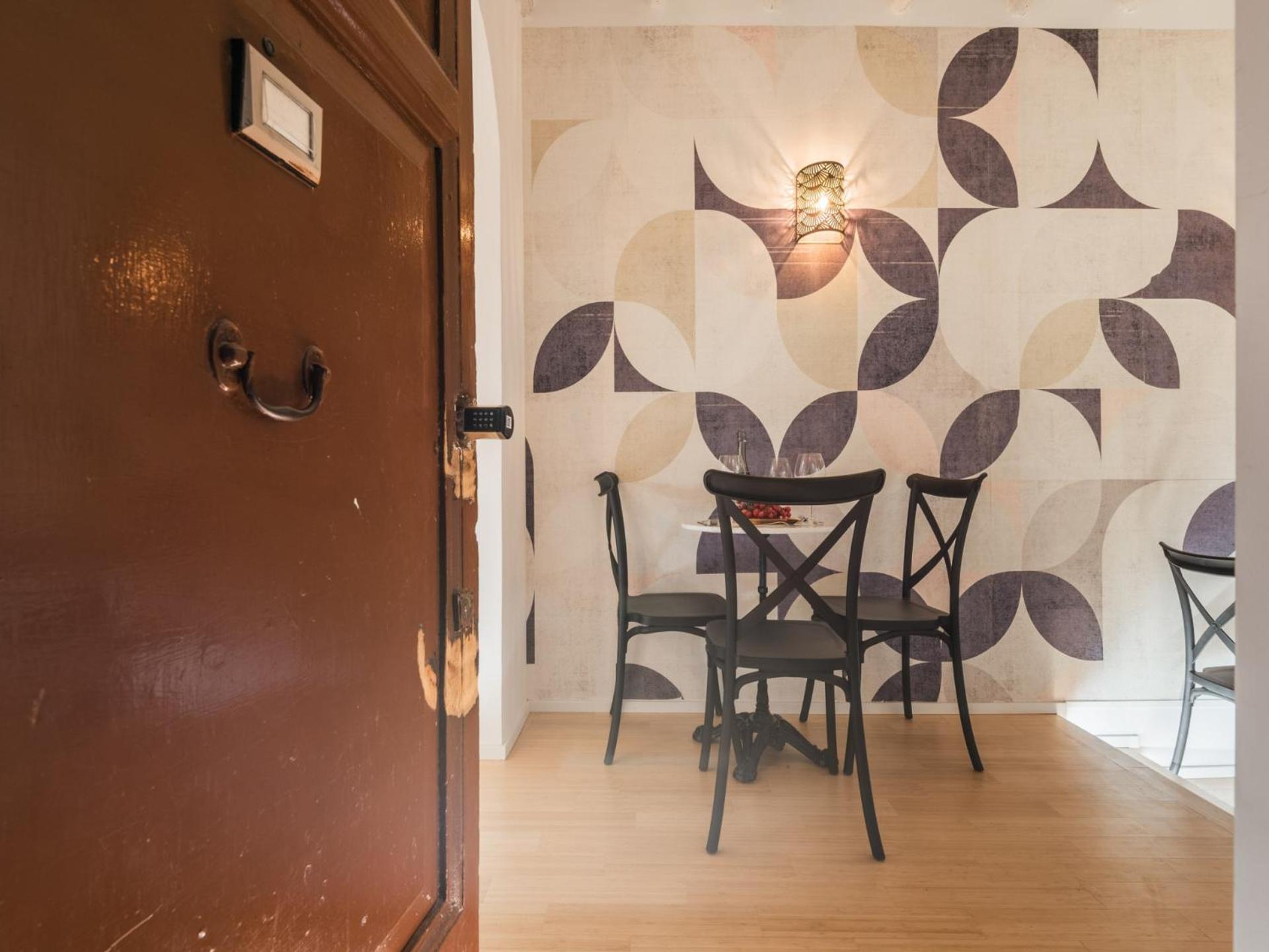 The Rent - Charming Two-bedroom Near The Vatican Rome