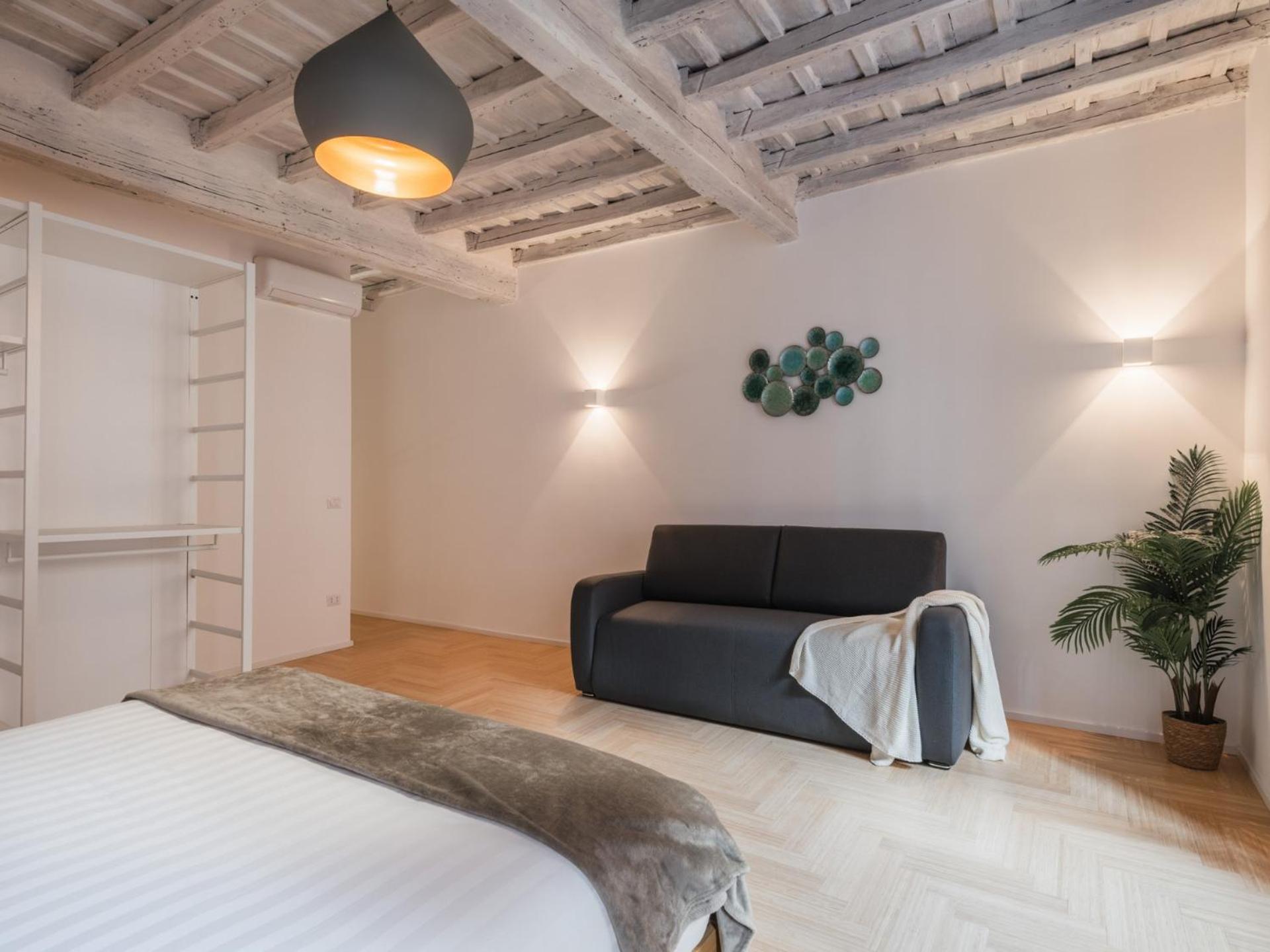 The Rent - Charming Two-bedroom Near The Vatican Apartment Rome