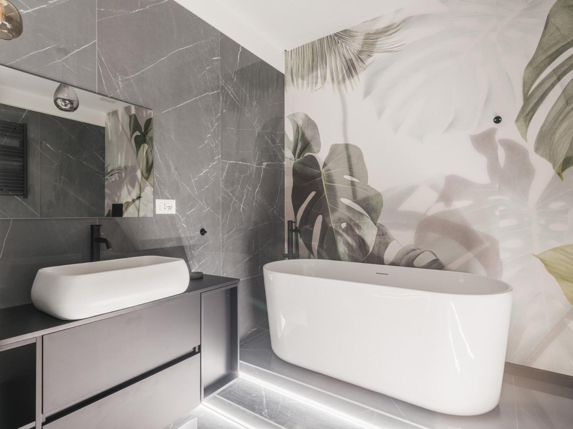 The Rent - Charming Two-bedroom Near The Vatican *