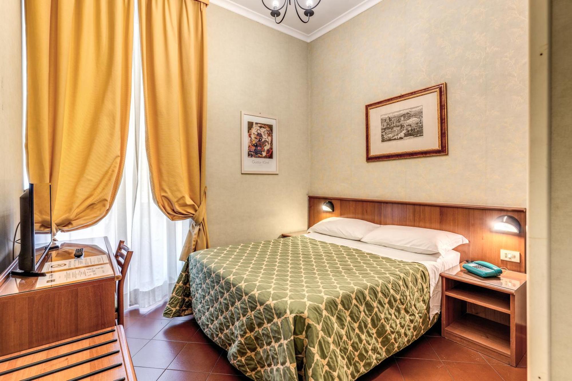 Hotel Corona 3*