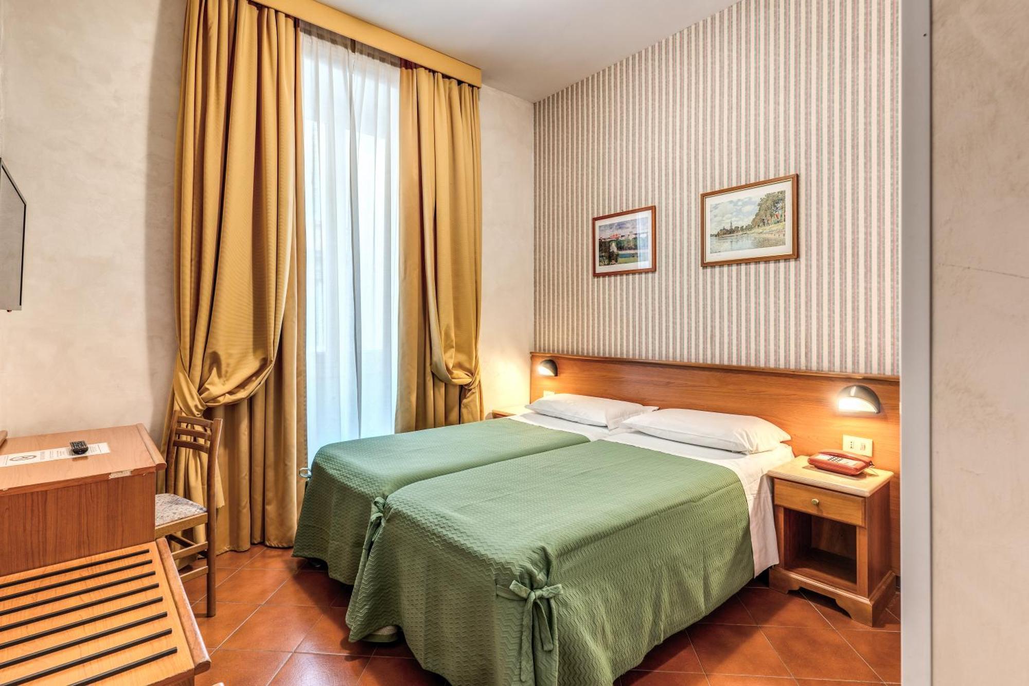 Hotel Corona Hotel