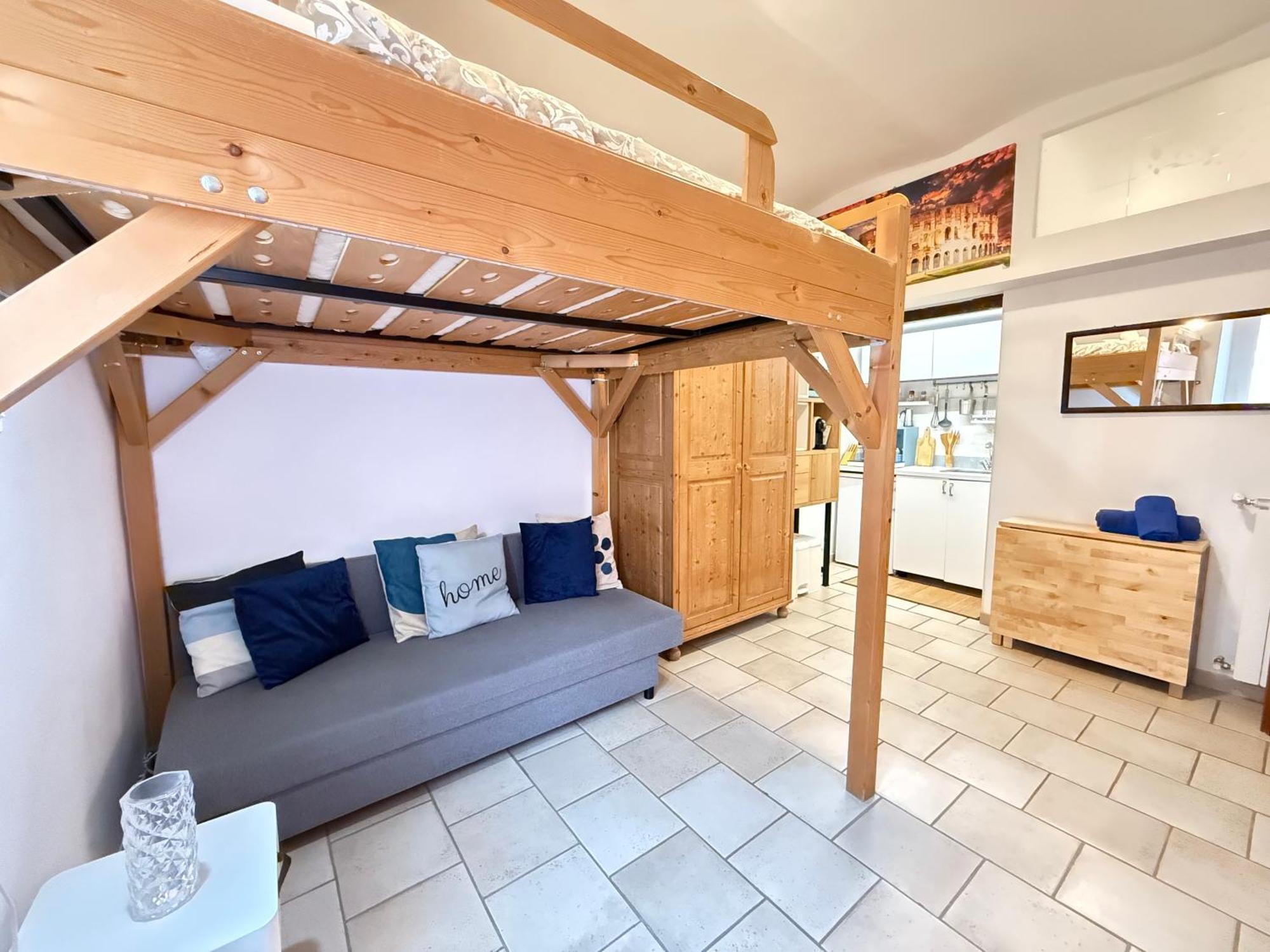 Apartment San Lorenzo , Near Termini Station Center V Rome