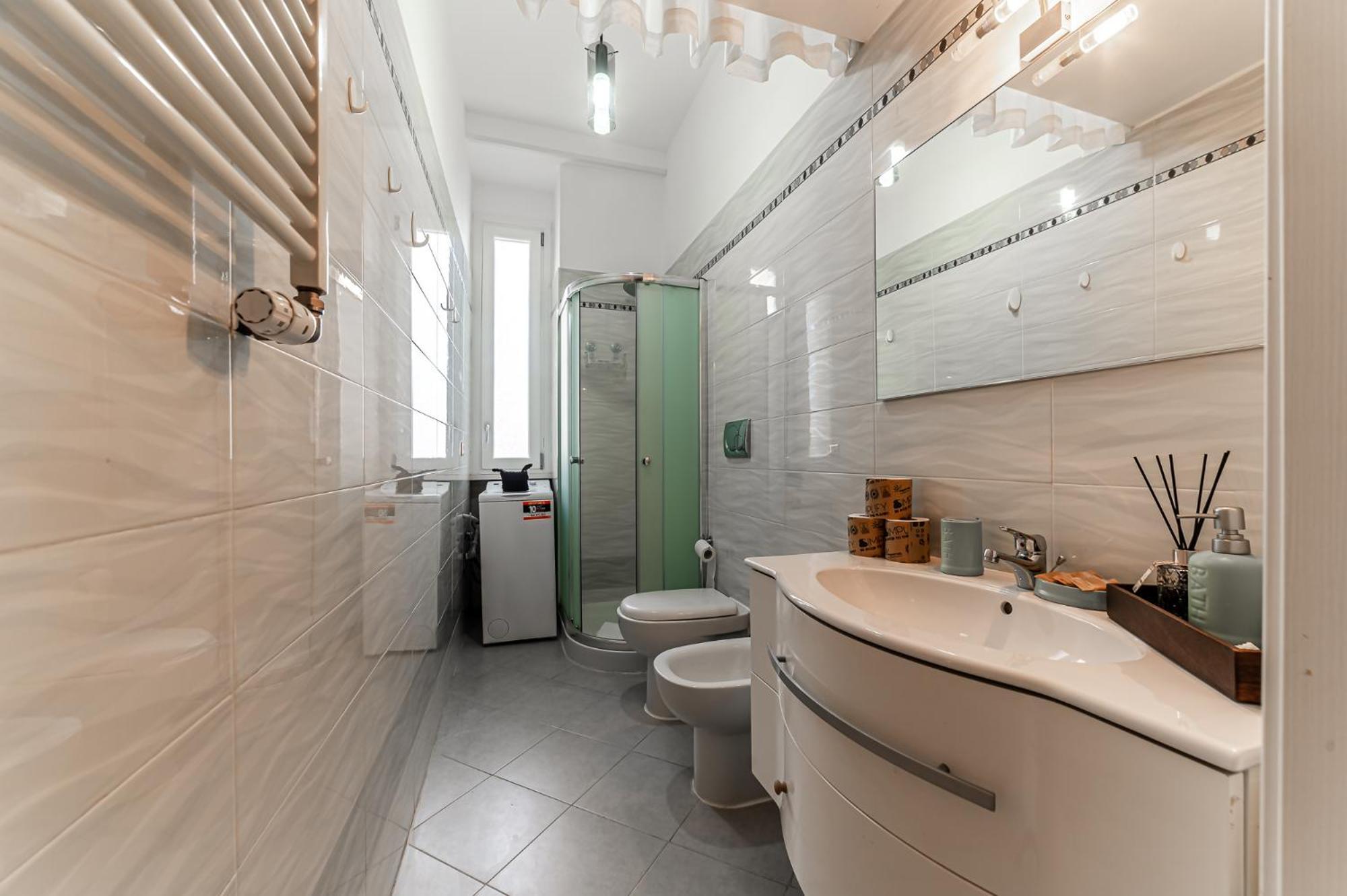 Apartment In Tuscolana Train Station & Metro A Rome