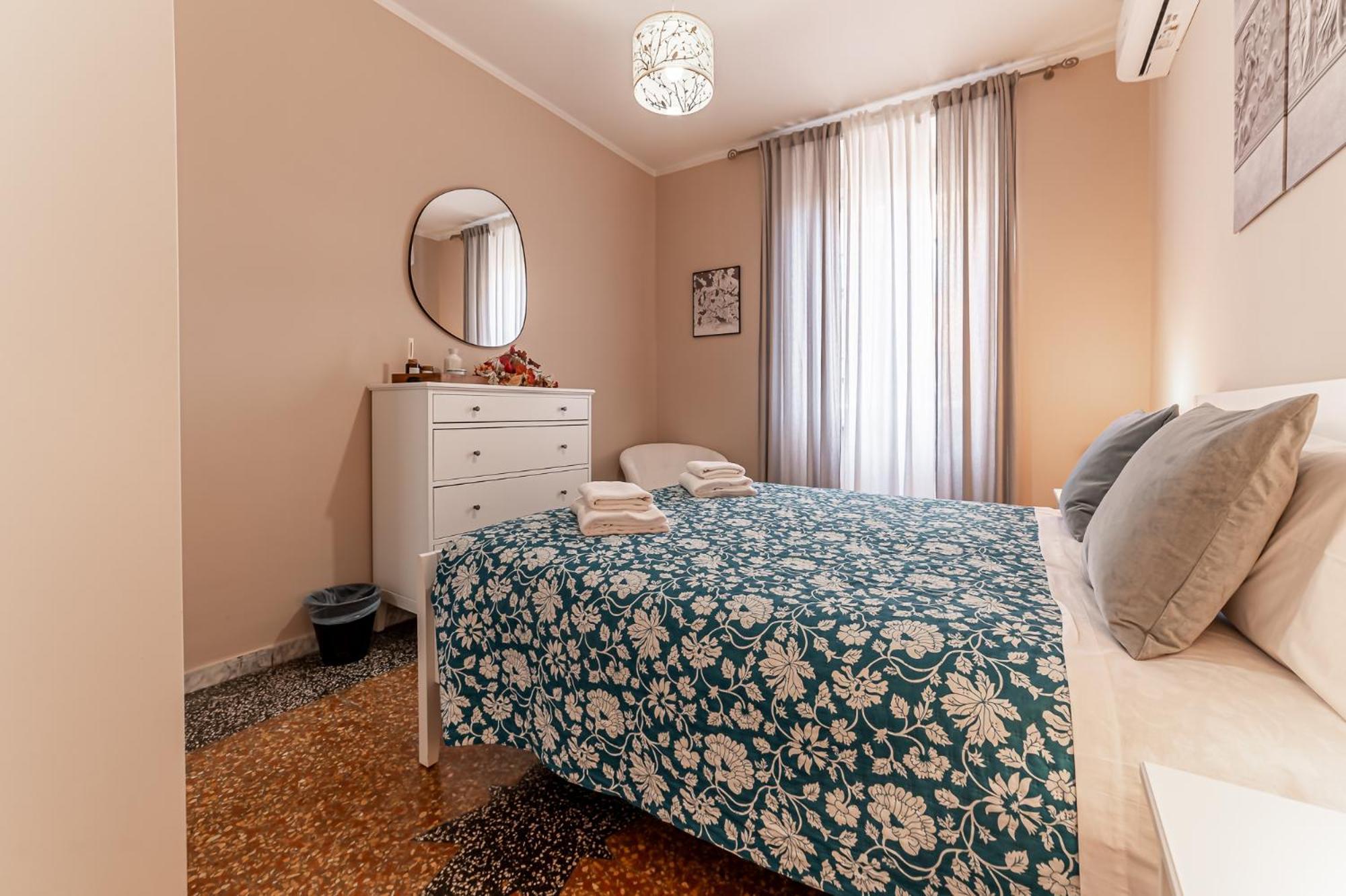 In Tuscolana Train Station & Metro A Apartment *