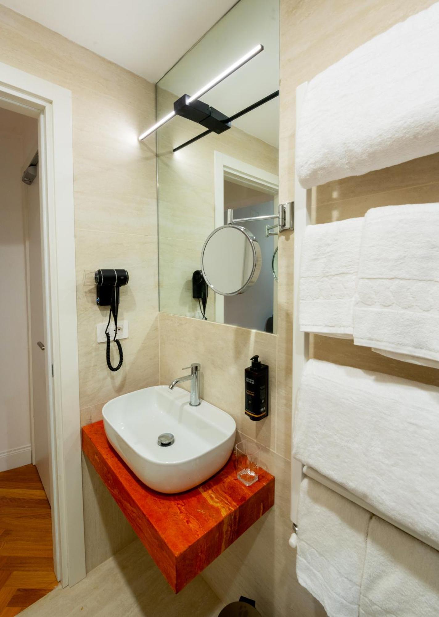 Guest house Agh - Capranica