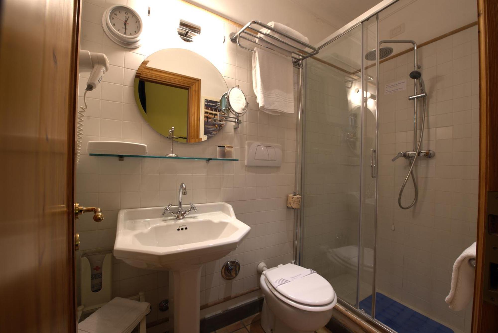 Hotel Cairoli