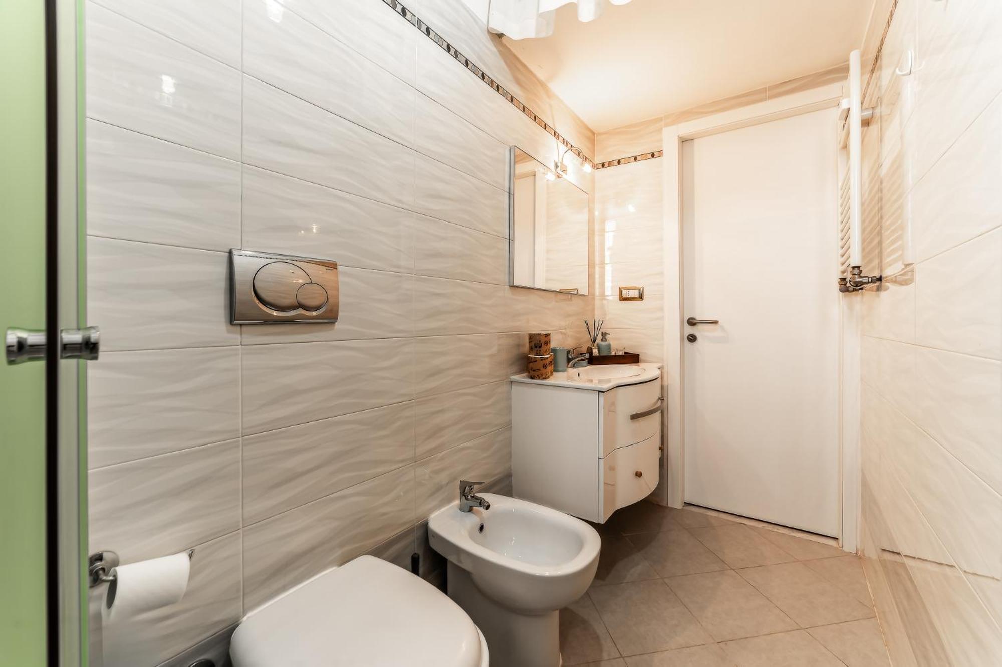 Apartment In Tuscolana Train Station & Metro A