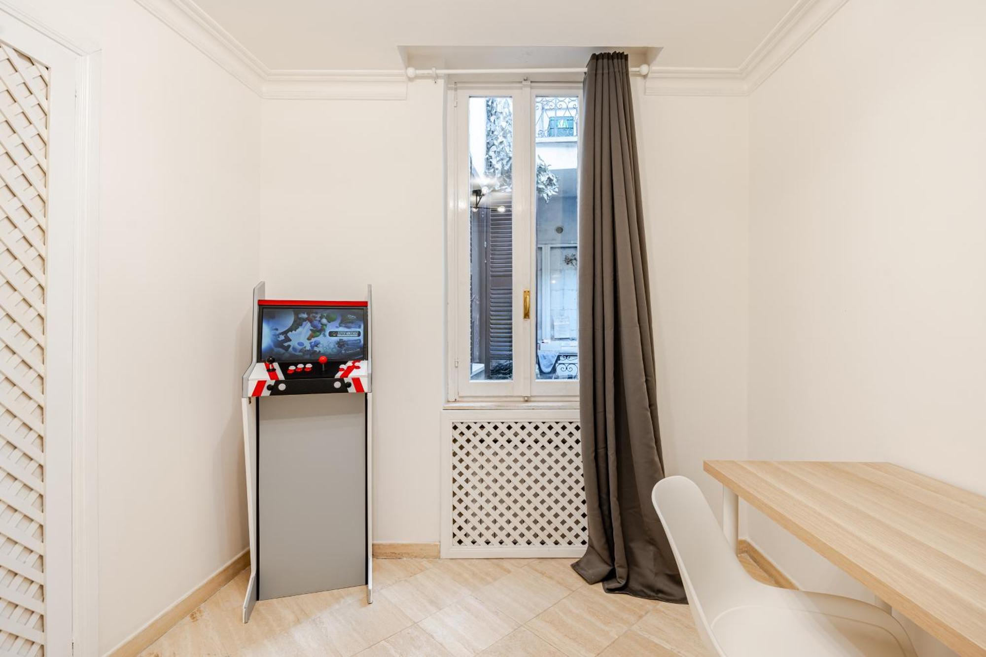 Appartamento Casa Storica 4bdr Con Terrazza A Campo De Fiori