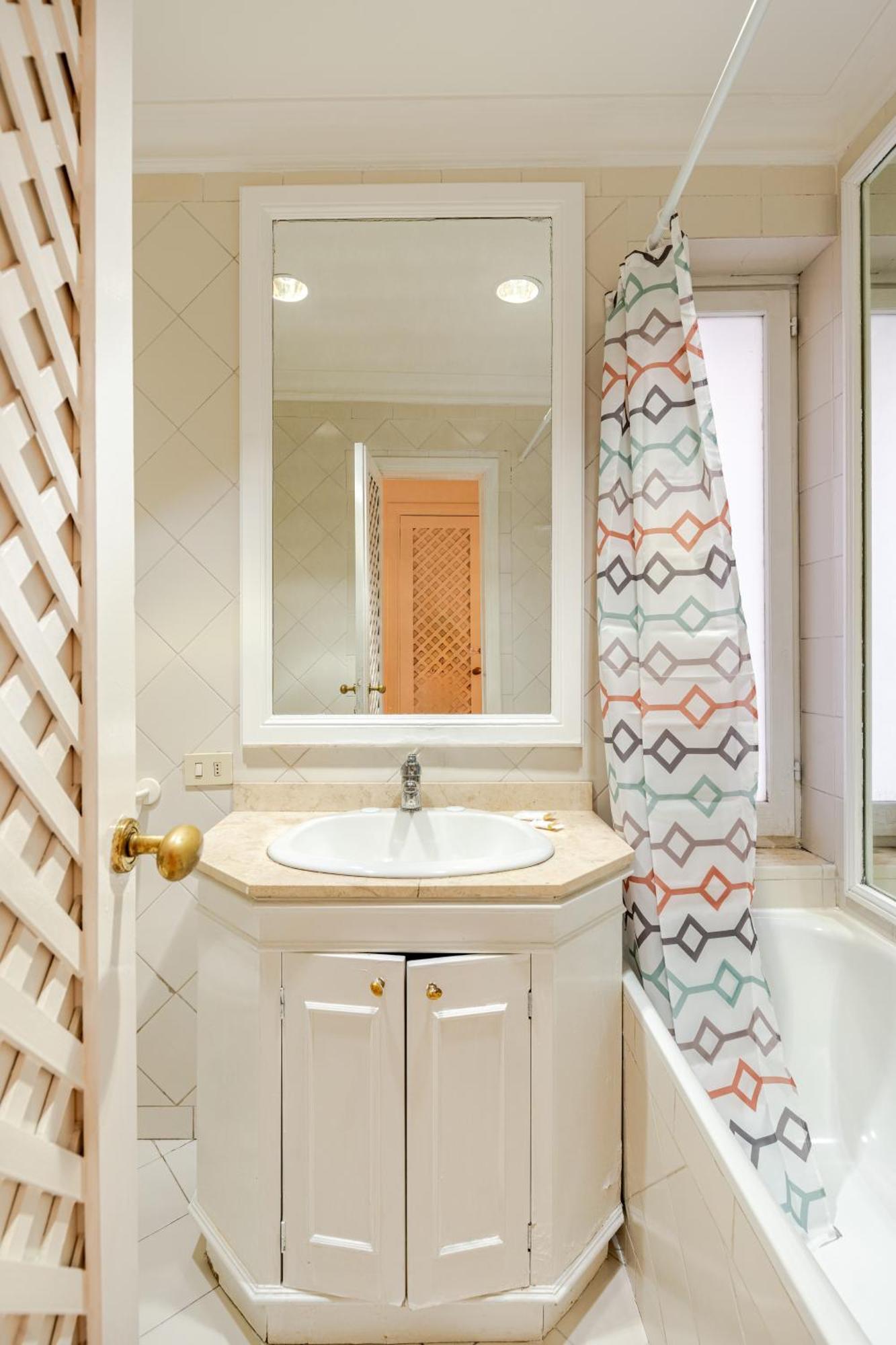 Casa Storica 4bdr Con Terrazza A Campo De Fiori *