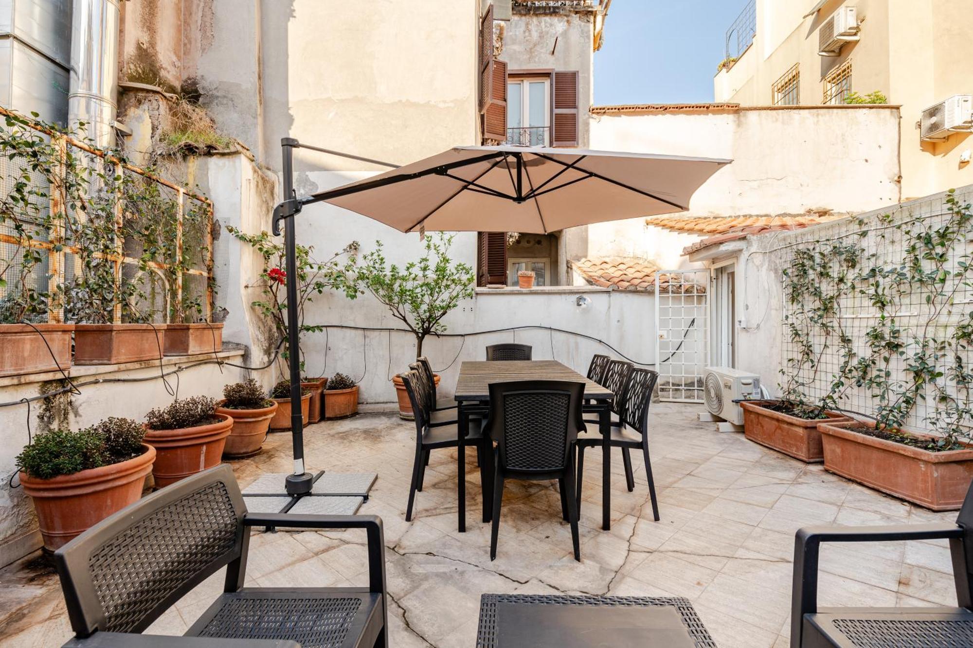 Casa Storica 4bdr Con Terrazza A Campo De Fiori *