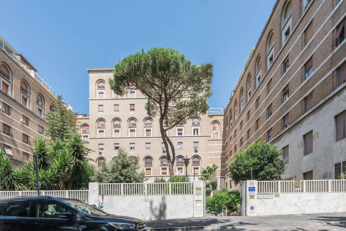 Apartment La Casina 348 *
