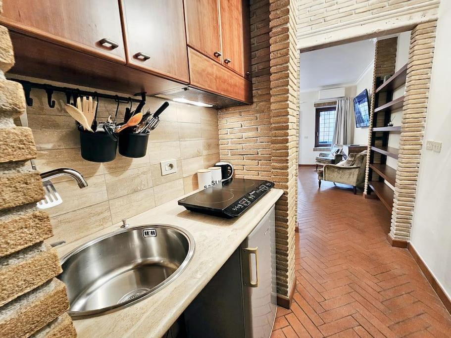 Vicolo Dell'atleta 23 - Garden In Trastevere Apartment