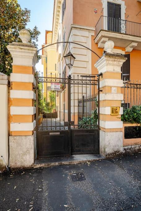 Lovely Loft Torlonia In Center Town Apartment Rome