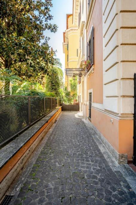 Lovely Loft Torlonia In Center Town Appartamento