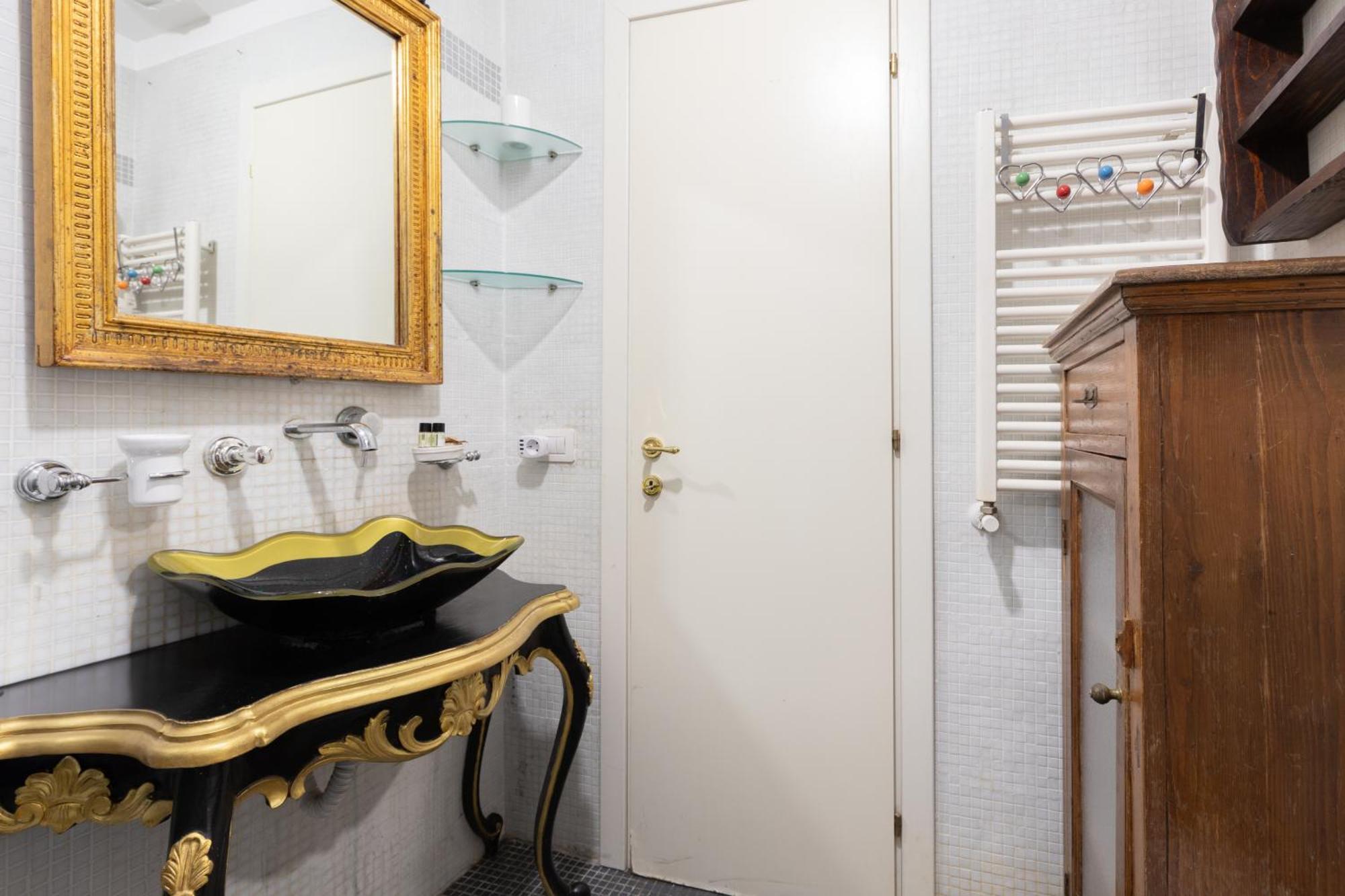 Elegant In Trastevere Apartment *