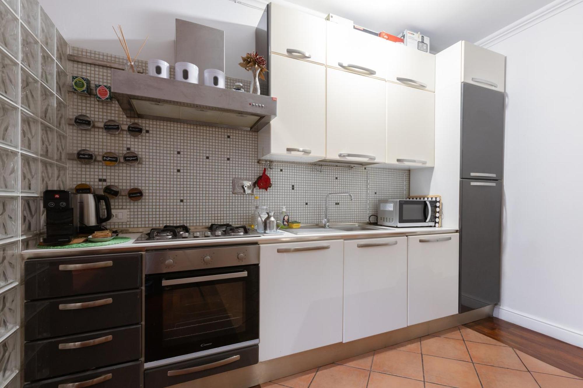 Elegant In Trastevere Apartment Rome