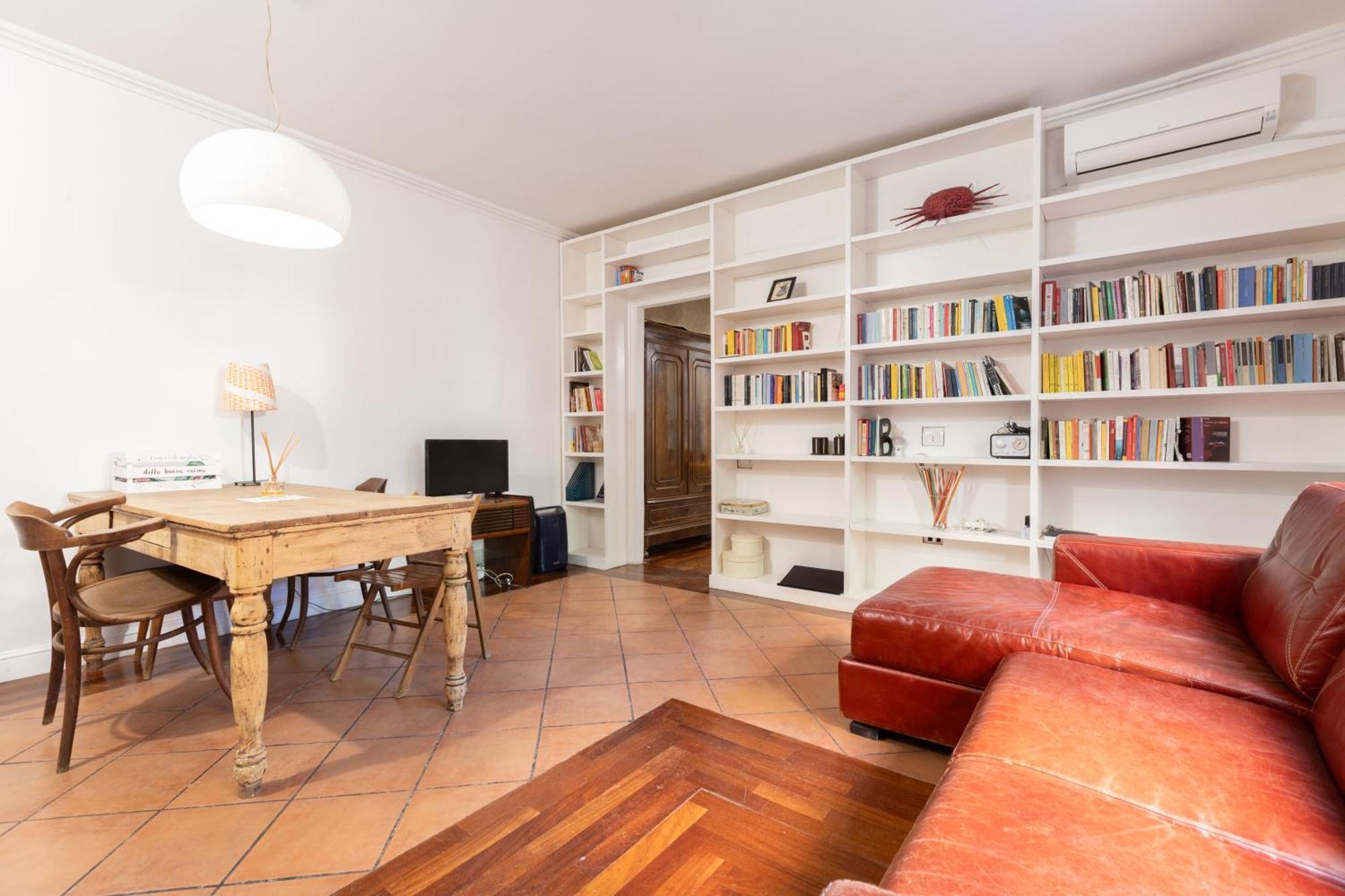 Elegant In Trastevere Apartment Rome