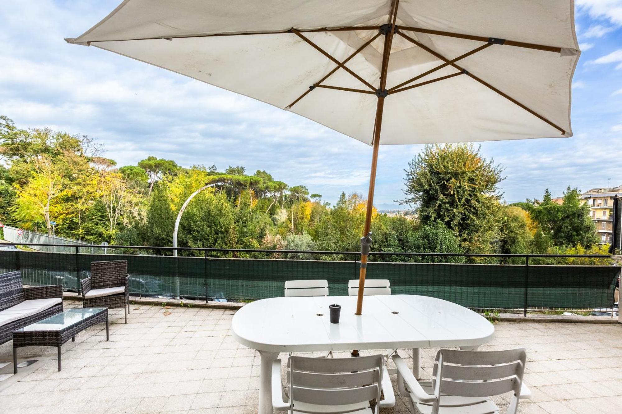 Zaira Terrace Apartment *
