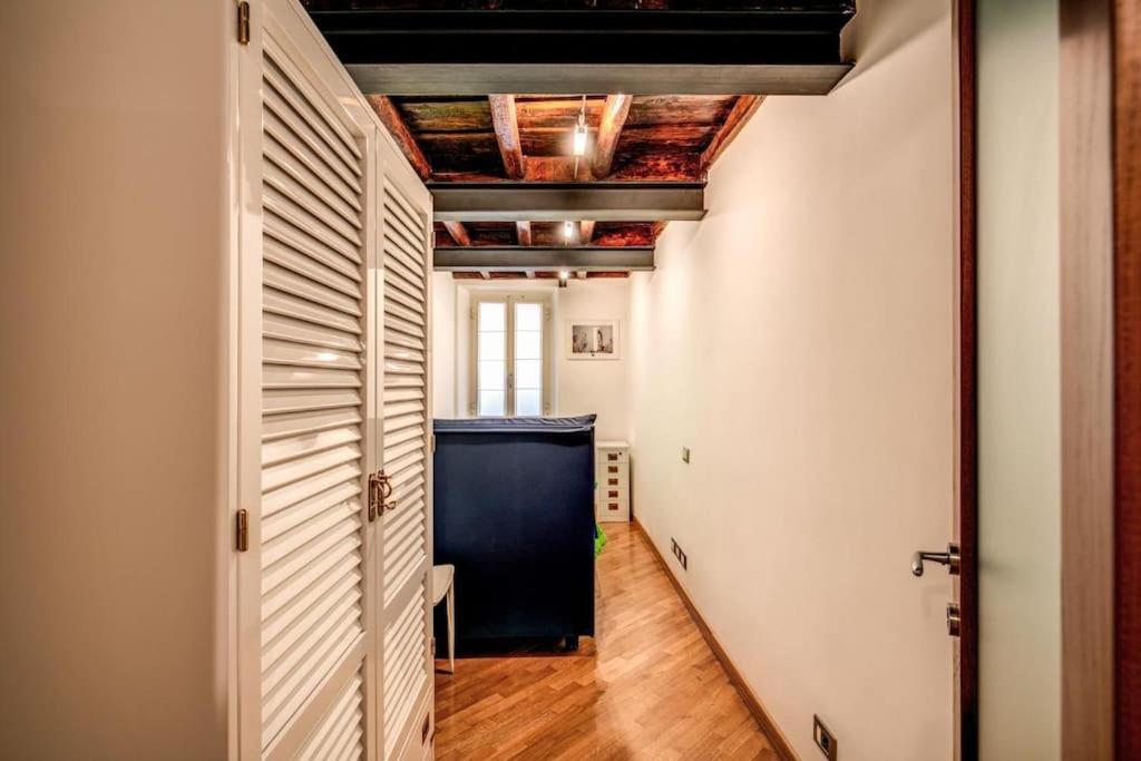 Colosseum House * Rome