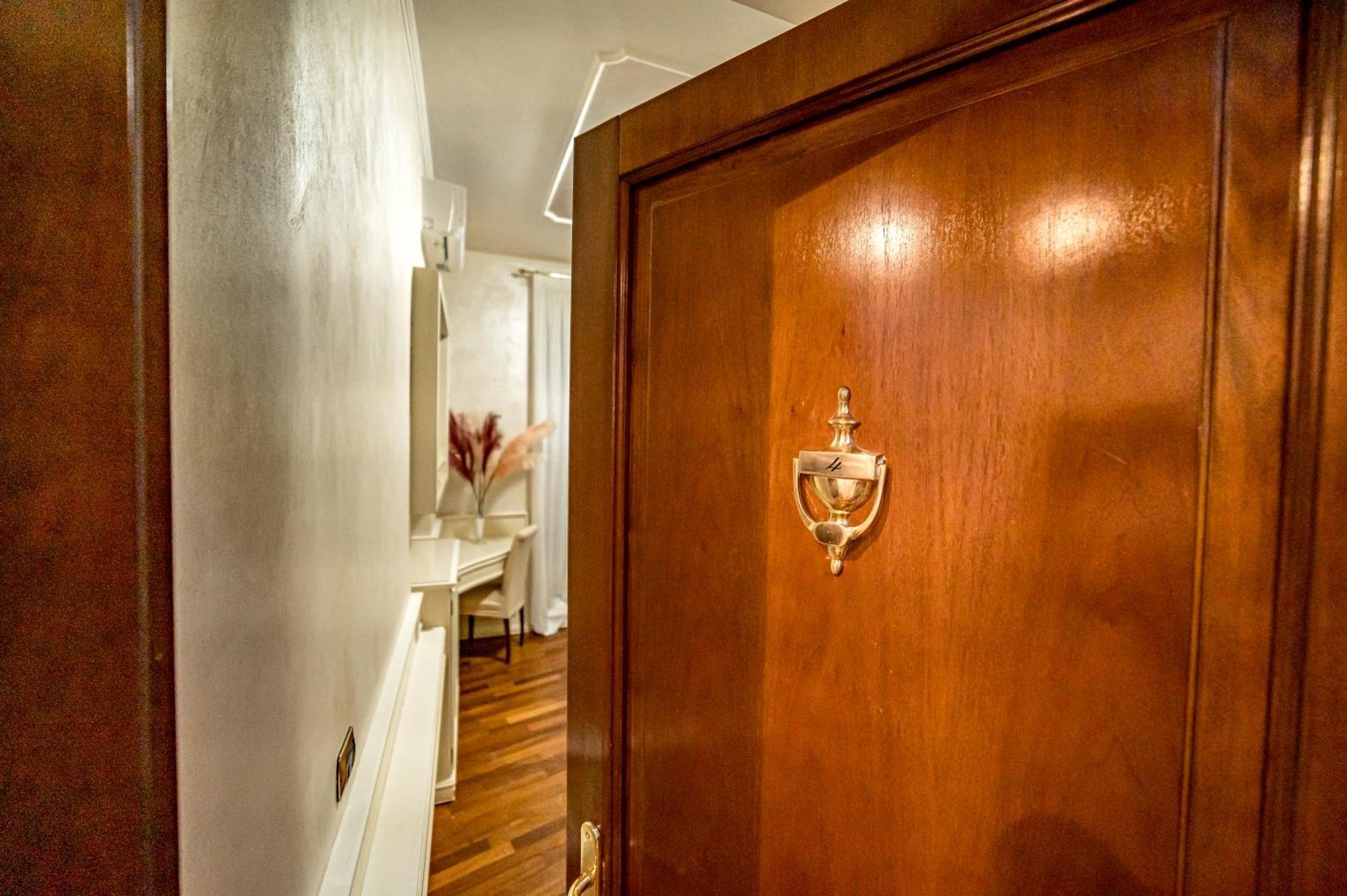 Bed & Breakfast Downtown Luxury - Termini Train Station