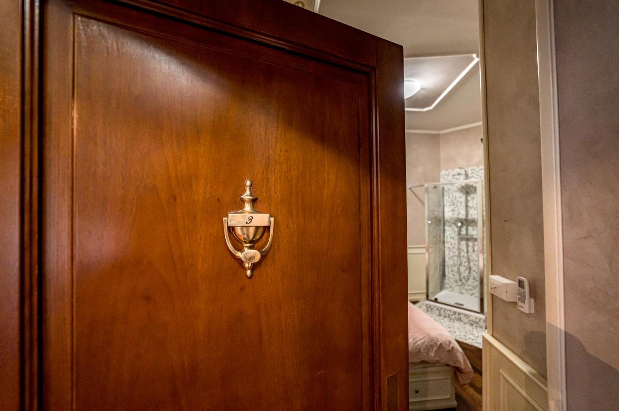 Downtown Luxury - Termini Train Station Bed & Breakfast Rome