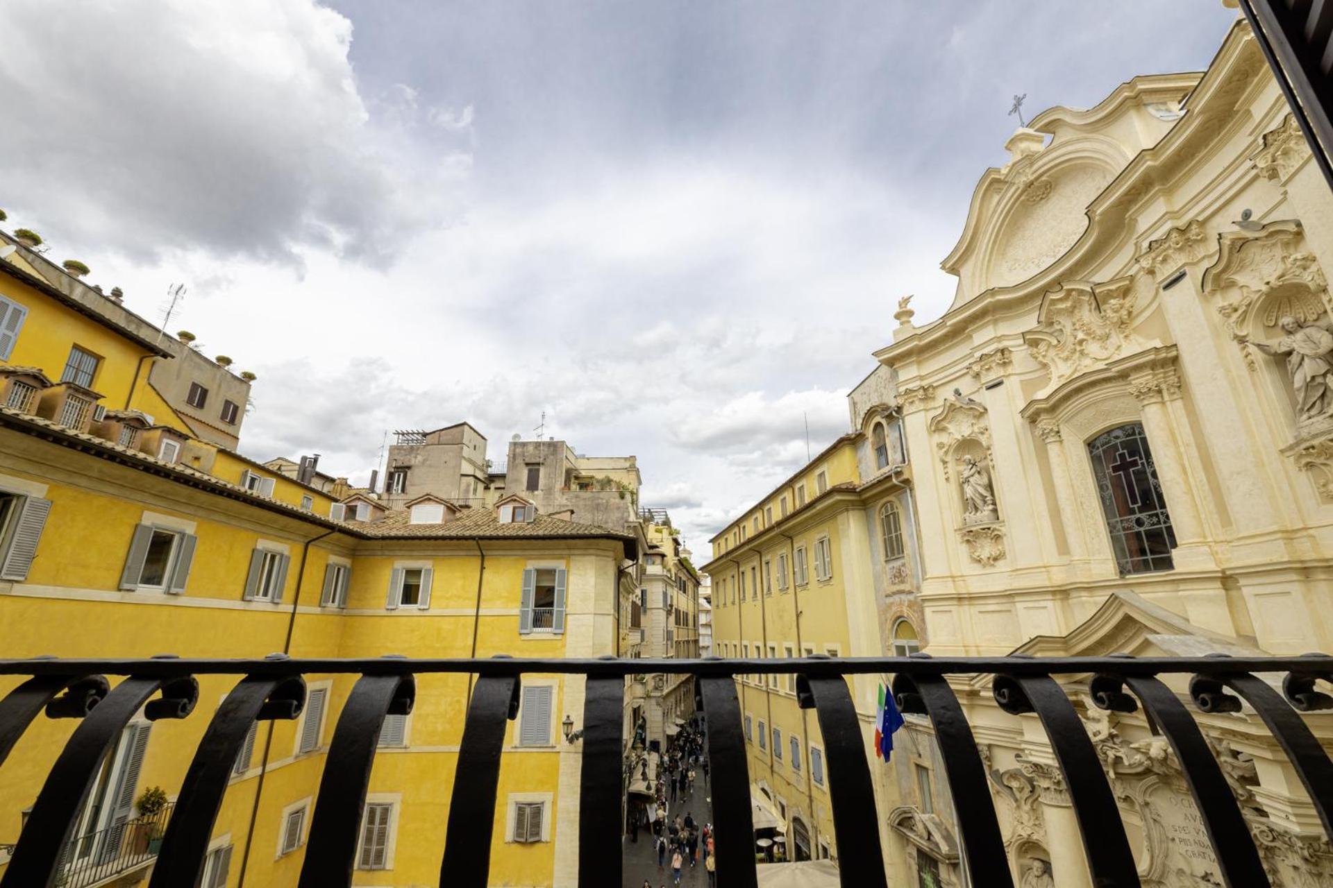 Apartment Piazza Della Maddalena View