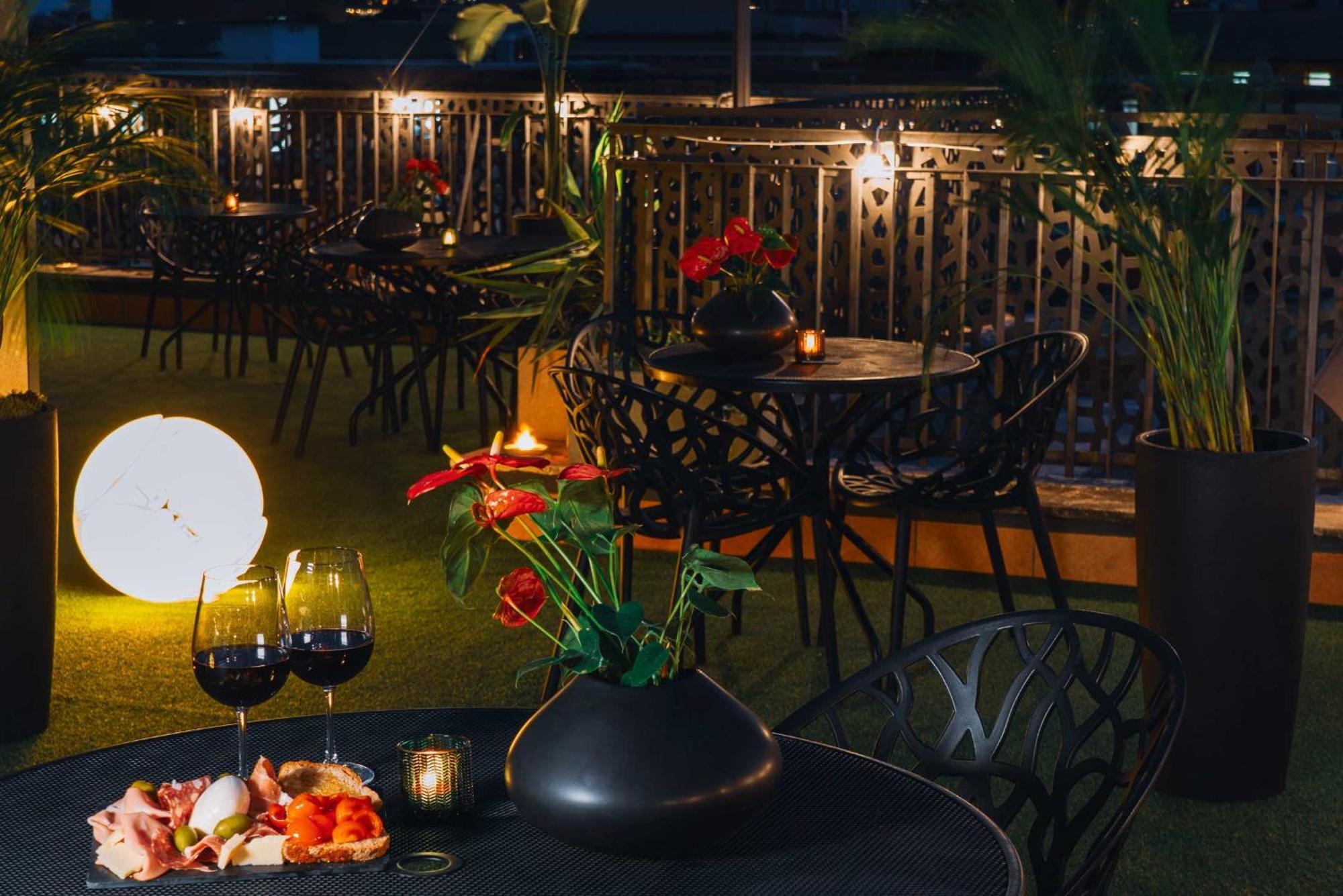 Western Globus Hotel 3*