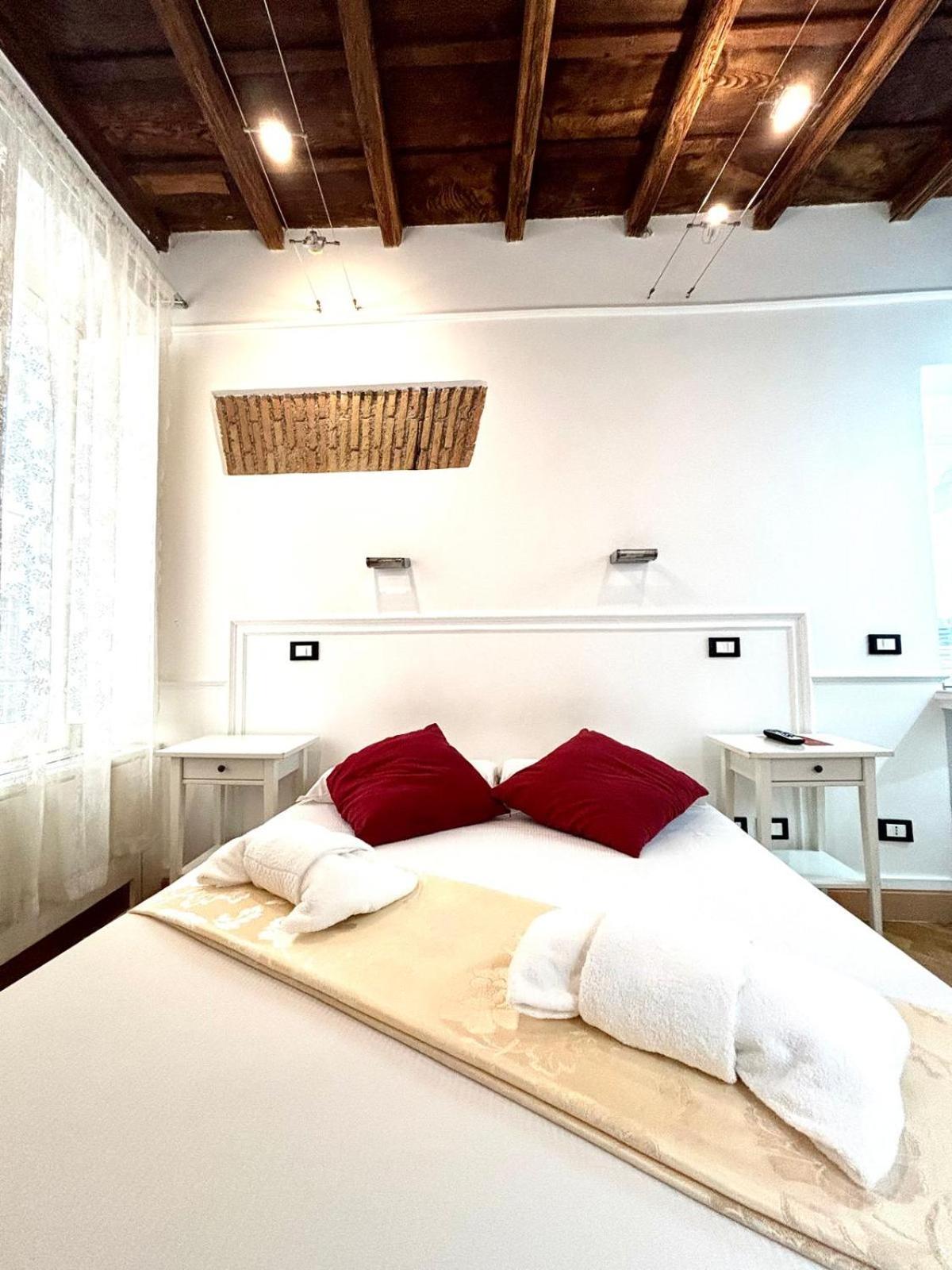 Guest house Domus Ester 2*