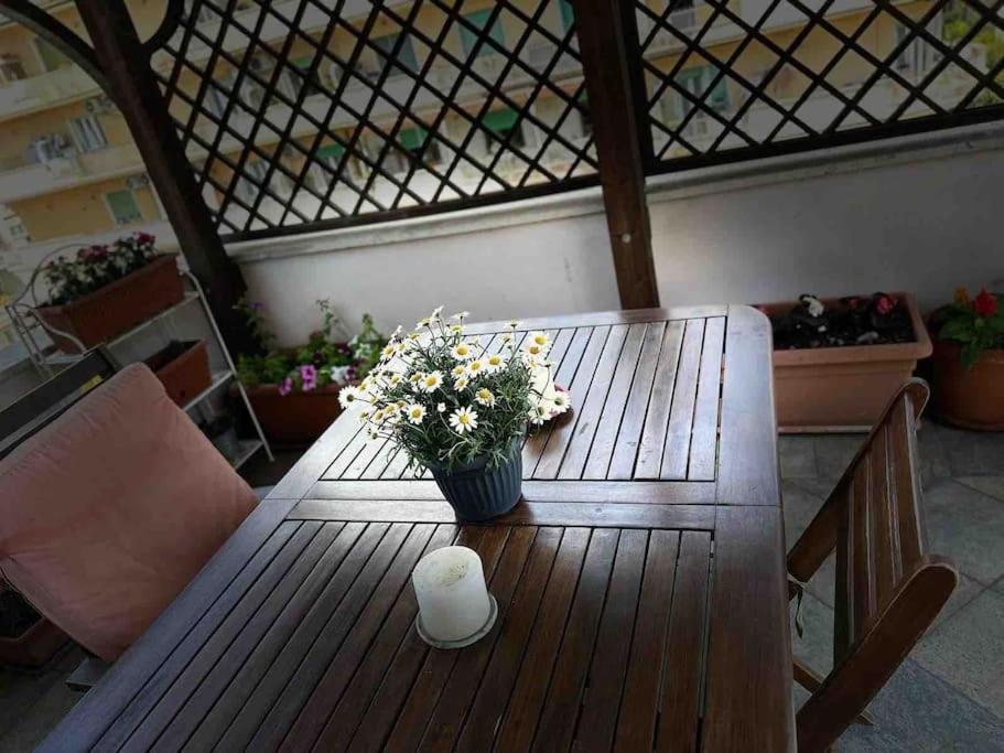 Delizioso Con Terrazza In Apartment Rome
