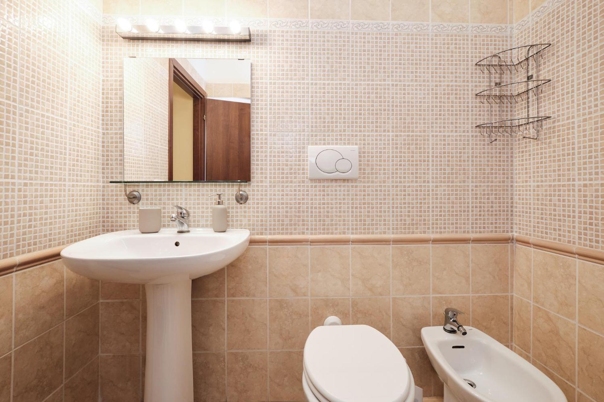 Colosseum 3 & 4 Bathrooms With Garden Appartamento