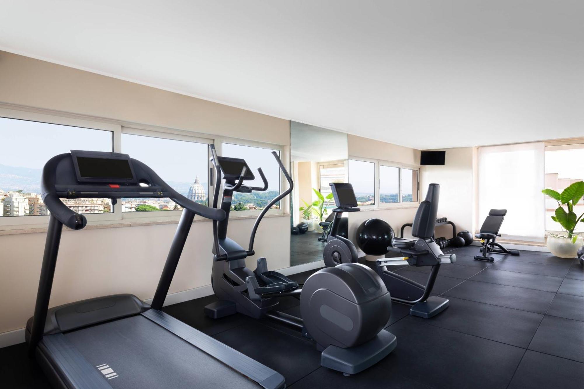 Courtyard By Marriott Park Hotel