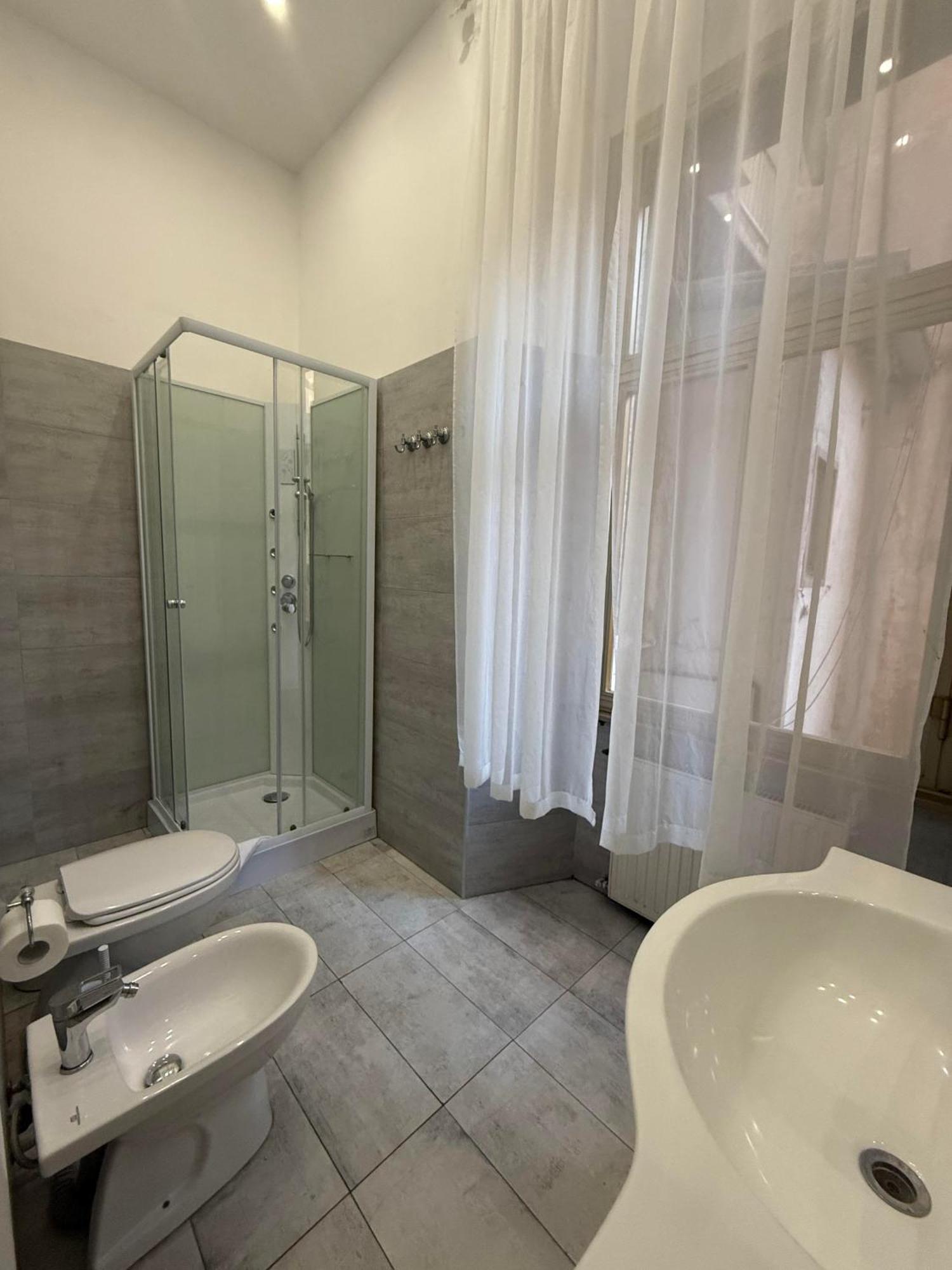 Frale In Appartamento Roma