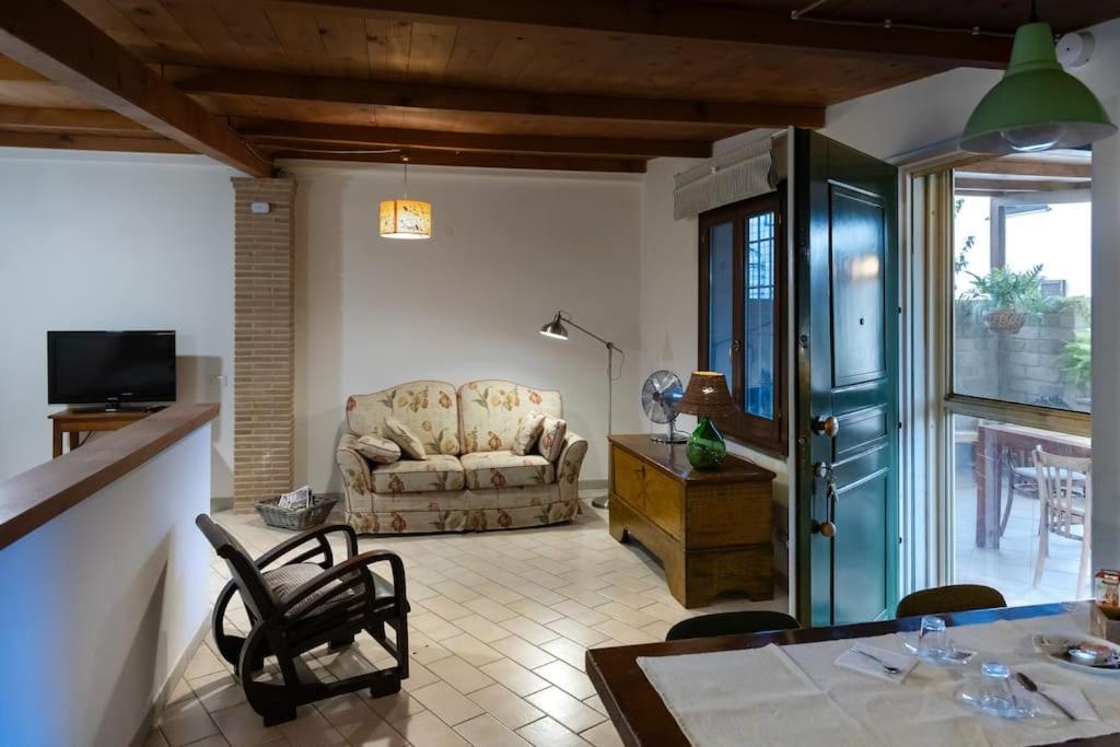 Apartment Casa Dantemini Casa Fiera Di Piana Del Solerm Fiumicino