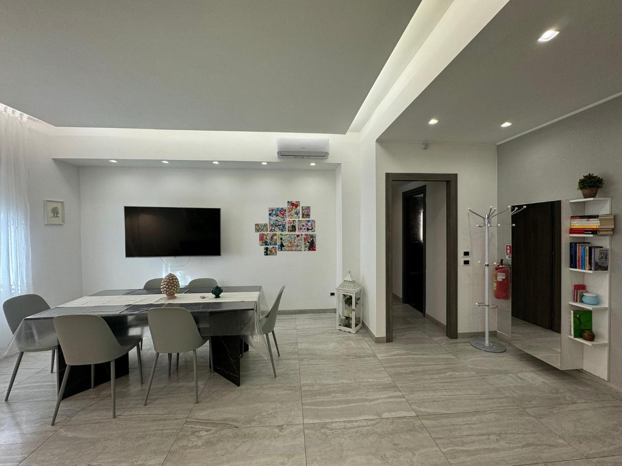 Apartment Elegant Escape By Ionio Metro