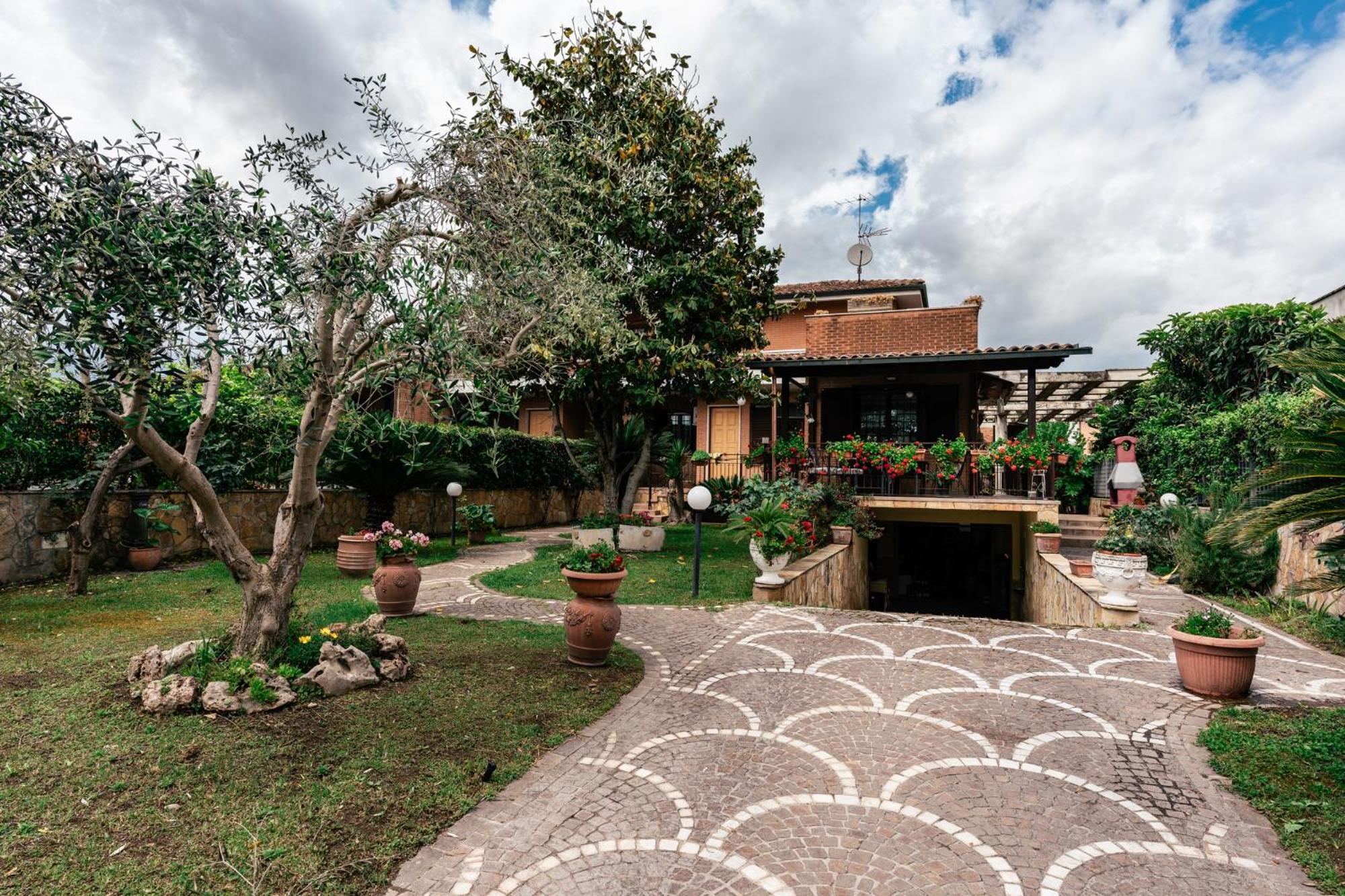 La Fragola Bed & Breakfast *